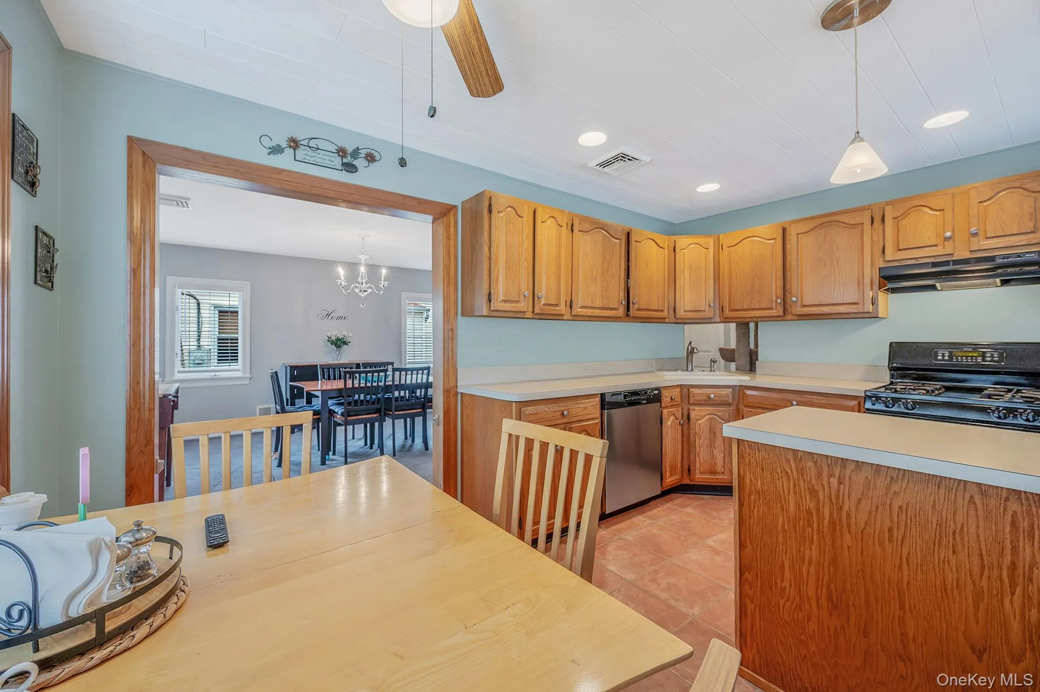 10 Gordon Avenue, North Hempstead, NY, 3 Bedrooms Bedrooms, 7 Rooms Rooms,1 BathroomBathrooms,Residential,For Rent,Gordon,0,1003728 10 Gordon Avenue, North Hempstead, NY, 3 Bedrooms Bedrooms, 7 Rooms Rooms,1 BathroomBathrooms,Residential,For Rent,Gordon,0,1003728