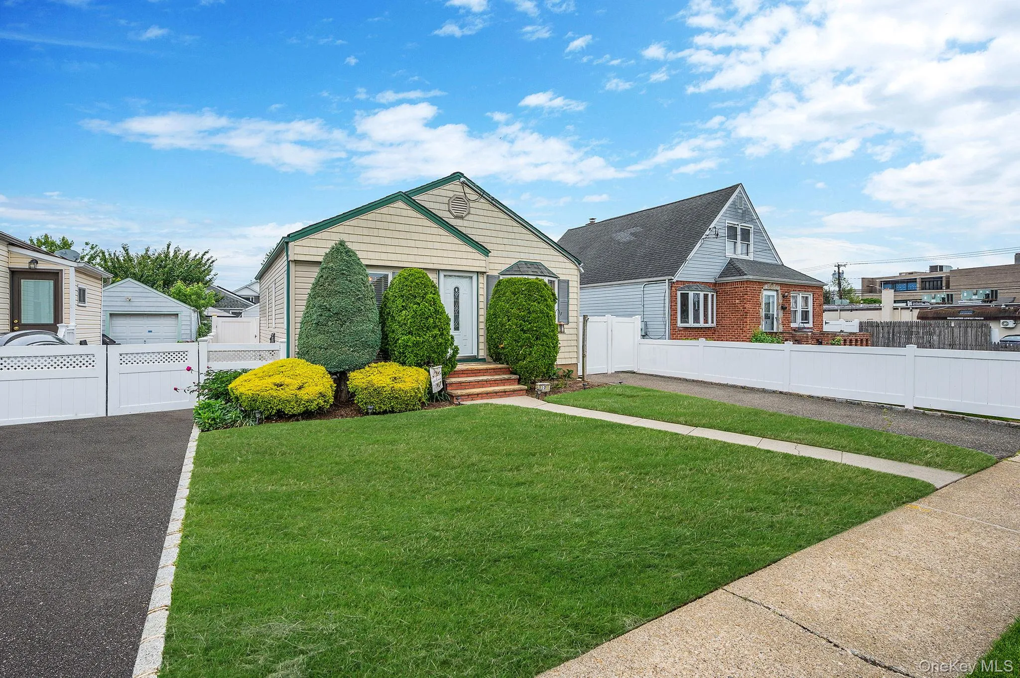 10 Gordon Avenue, North Hempstead, NY, 3 Bedrooms Bedrooms, 7 Rooms Rooms,1 BathroomBathrooms,Residential,For Rent,Gordon,0,1003728 10 Gordon Avenue, North Hempstead, NY, 3 Bedrooms Bedrooms, 7 Rooms Rooms,1 BathroomBathrooms,Residential,For Rent,Gordon,0,1003728