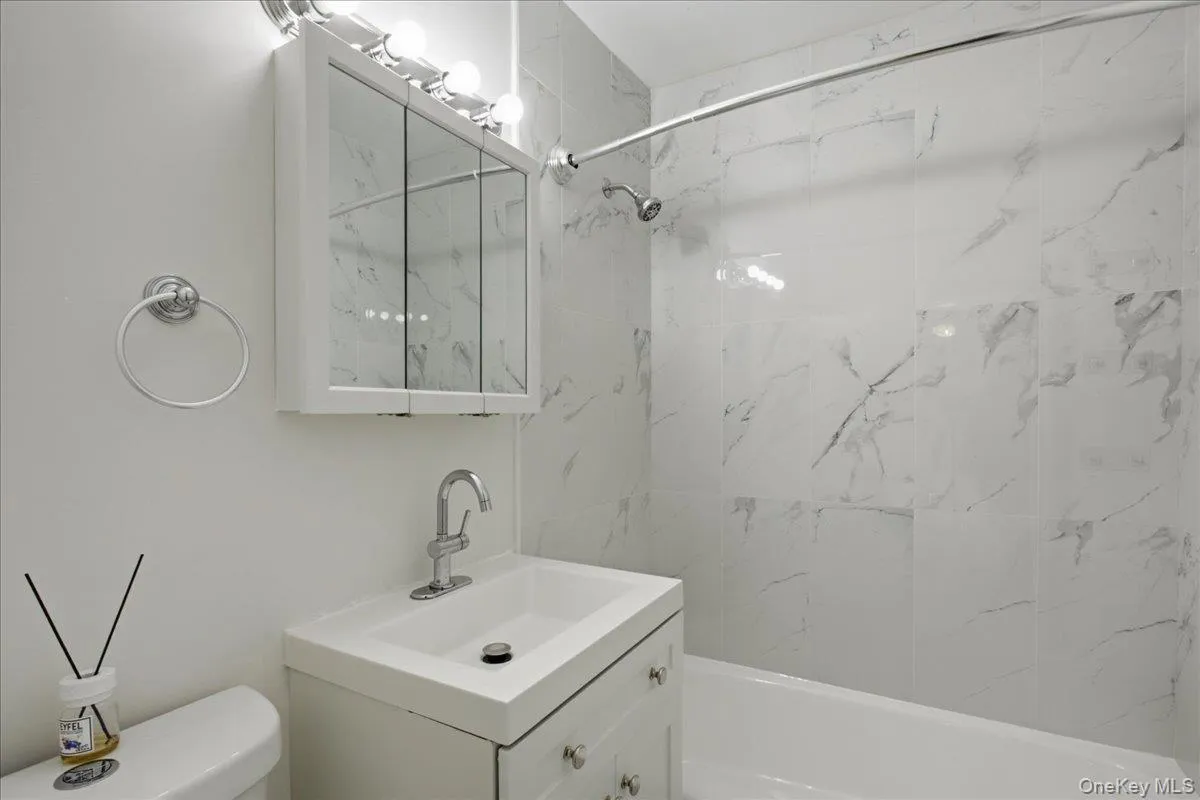 900 Midland Avenue, Yonkers, NY, 1 Bedroom Bedrooms, 5 Rooms Rooms,1 BathroomBathrooms,Residential,For Rent,Midland,0,1003730 900 Midland Avenue, Yonkers, NY, 1 Bedroom Bedrooms, 5 Rooms Rooms,1 BathroomBathrooms,Residential,For Rent,Midland,0,1003730