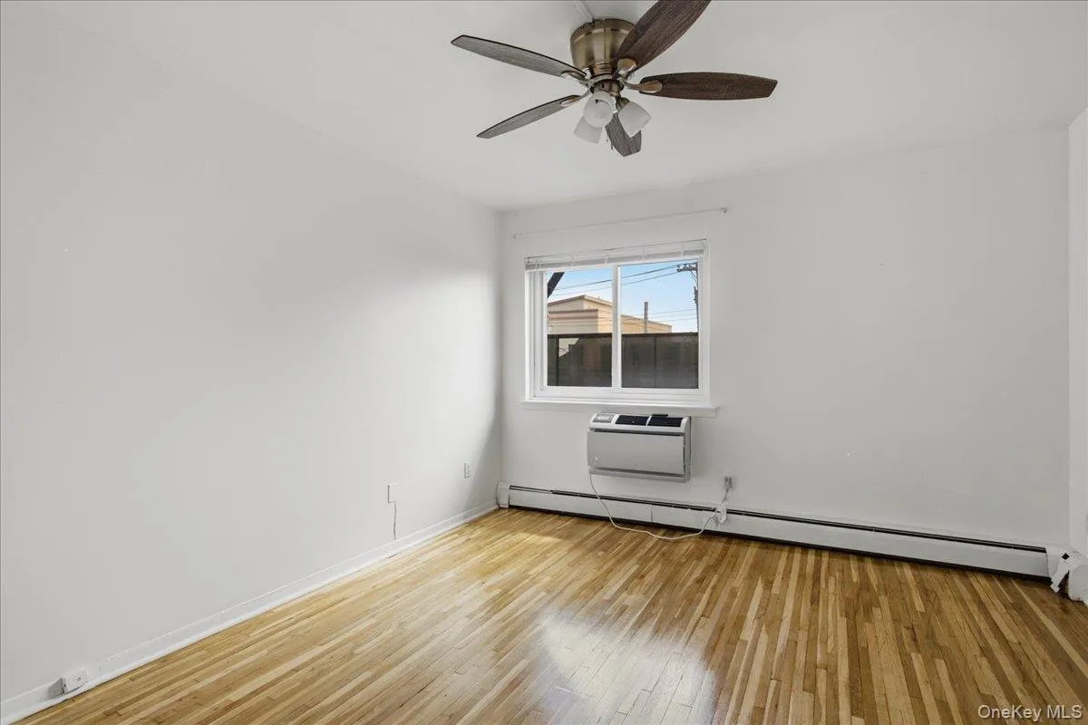 900 Midland Avenue, Yonkers, NY, 1 Bedroom Bedrooms, 5 Rooms Rooms,1 BathroomBathrooms,Residential,For Rent,Midland,0,1003730 900 Midland Avenue, Yonkers, NY, 1 Bedroom Bedrooms, 5 Rooms Rooms,1 BathroomBathrooms,Residential,For Rent,Midland,0,1003730