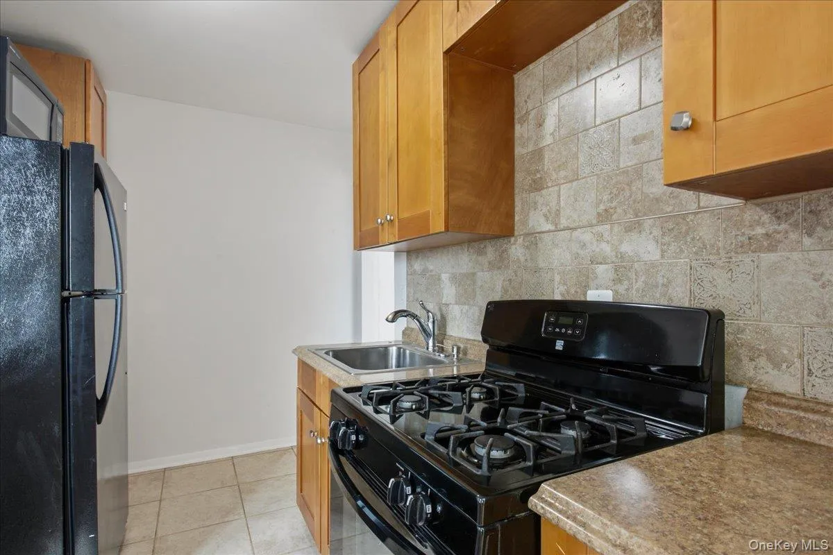 900 Midland Avenue, Yonkers, NY, 1 Bedroom Bedrooms, 5 Rooms Rooms,1 BathroomBathrooms,Residential,For Rent,Midland,0,1003730 900 Midland Avenue, Yonkers, NY, 1 Bedroom Bedrooms, 5 Rooms Rooms,1 BathroomBathrooms,Residential,For Rent,Midland,0,1003730