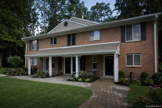 45 Country Club Drive, Brookhaven, NY, 1 Bedroom Bedrooms, 4 Rooms Rooms,1 BathroomBathrooms,Residential Lease,For Rent,Country Club,0,1003732 45 Country Club Drive, Brookhaven, NY, 1 Bedroom Bedrooms, 4 Rooms Rooms,1 BathroomBathrooms,Residential Lease,For Rent,Country Club,0,1003732