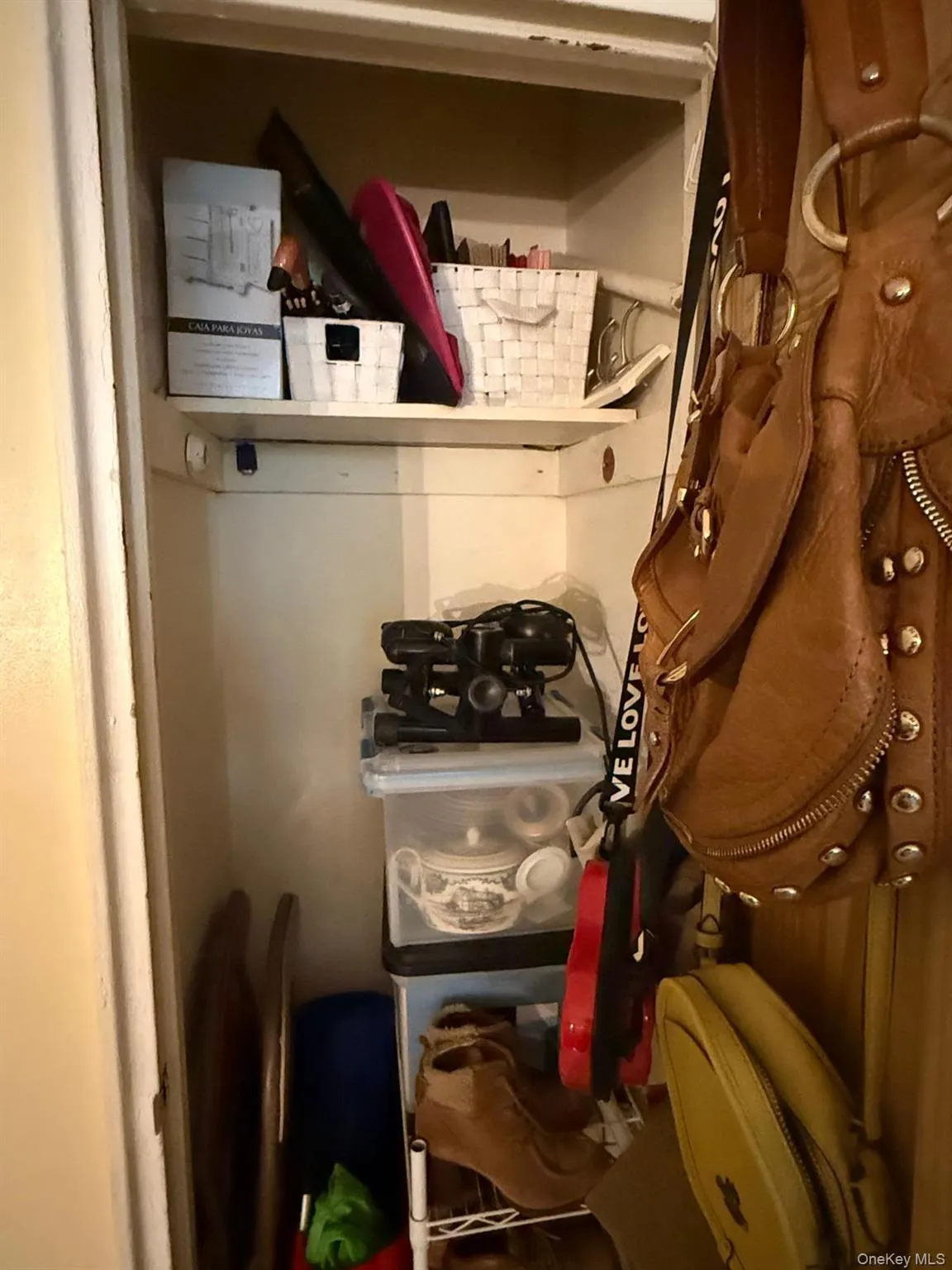 6291 Broadway, New York, NY, 2 Rooms Rooms,1 BathroomBathrooms,Residential,For Rent,Broadway,0,1003734 6291 Broadway, New York, NY, 2 Rooms Rooms,1 BathroomBathrooms,Residential,For Rent,Broadway,0,1003734