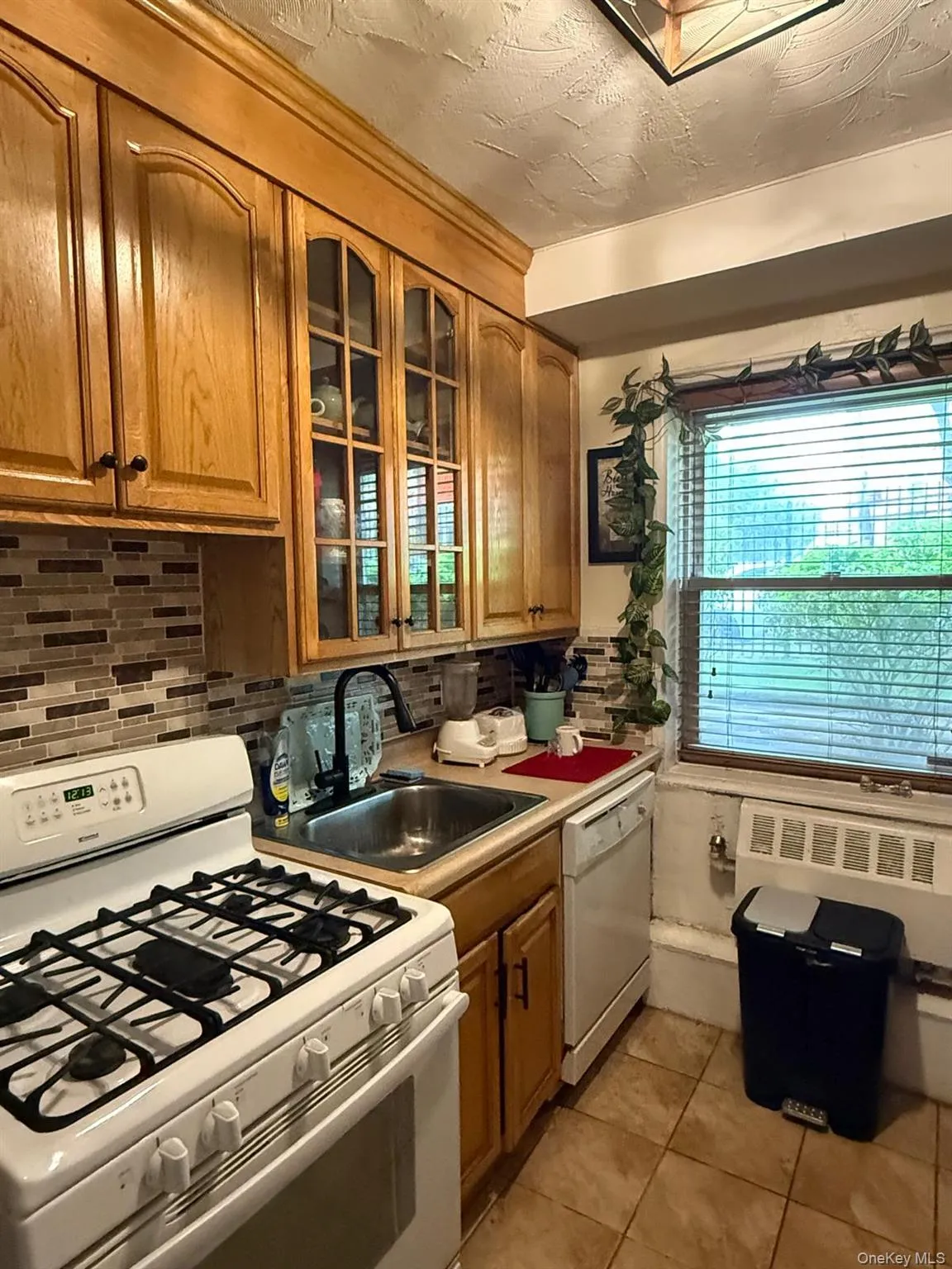6291 Broadway, New York, NY, 2 Rooms Rooms,1 BathroomBathrooms,Residential,For Rent,Broadway,0,1003734 6291 Broadway, New York, NY, 2 Rooms Rooms,1 BathroomBathrooms,Residential,For Rent,Broadway,0,1003734