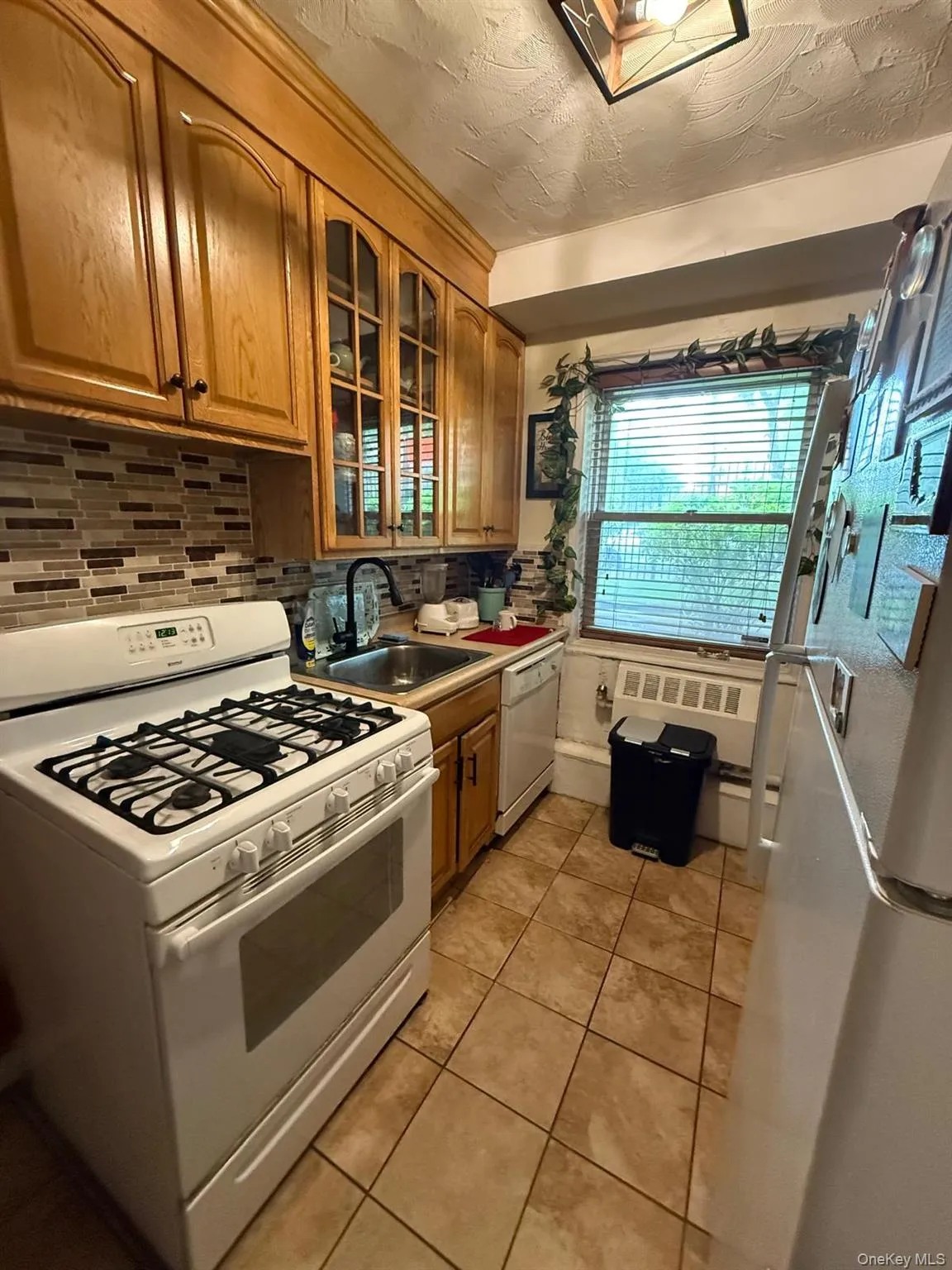 6291 Broadway, New York, NY, 2 Rooms Rooms,1 BathroomBathrooms,Residential,For Rent,Broadway,0,1003734 6291 Broadway, New York, NY, 2 Rooms Rooms,1 BathroomBathrooms,Residential,For Rent,Broadway,0,1003734