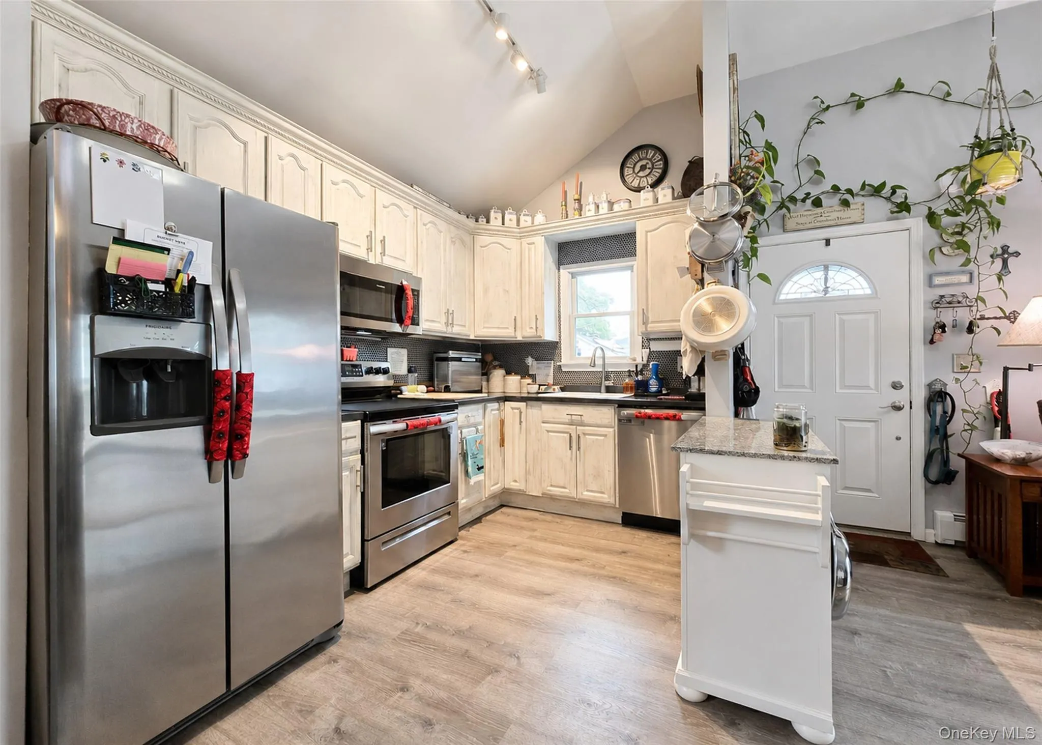 228 Hampton Avenue, Brookhaven, NY, 2 Bedrooms Bedrooms, 5 Rooms Rooms,2 BathroomsBathrooms,Residential,For Rent,Hampton,0,1003738 228 Hampton Avenue, Brookhaven, NY, 2 Bedrooms Bedrooms, 5 Rooms Rooms,2 BathroomsBathrooms,Residential,For Rent,Hampton,0,1003738