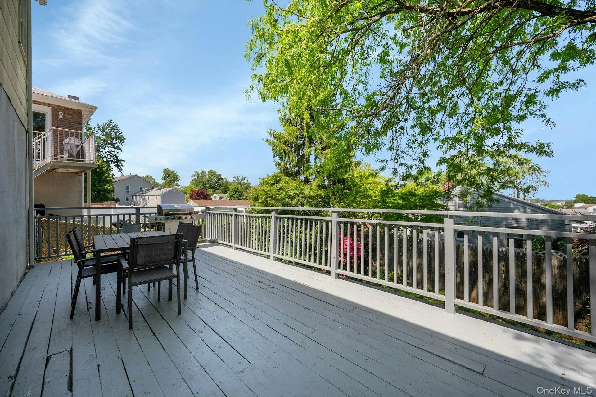 Large entertaining deck Large entertaining deck
