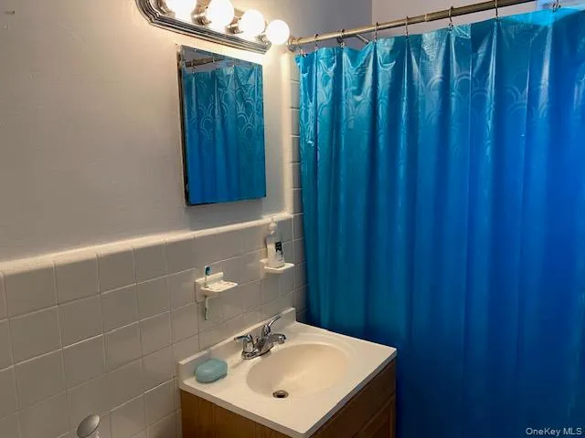 254-25 75th Avenue, New York, NY, 3 Bedrooms Bedrooms, 5 Rooms Rooms,1 BathroomBathrooms,Residential Sale,For Rent,75th,0,1003749 254-25 75th Avenue, New York, NY, 3 Bedrooms Bedrooms, 5 Rooms Rooms,1 BathroomBathrooms,Residential Sale,For Rent,75th,0,1003749