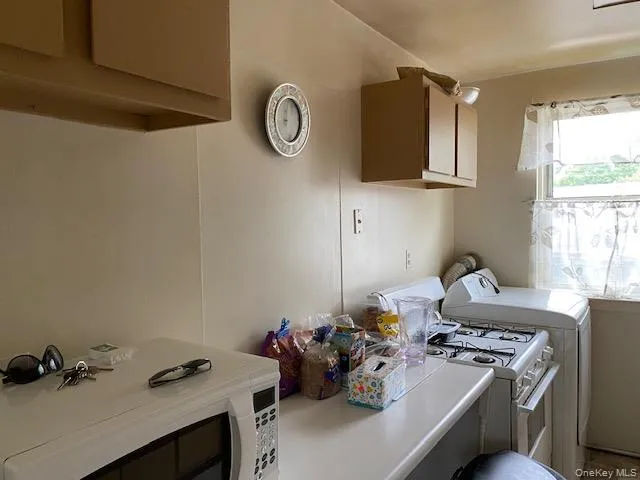 254-25 75th Avenue, New York, NY, 3 Bedrooms Bedrooms, 5 Rooms Rooms,1 BathroomBathrooms,Residential Sale,For Rent,75th,0,1003749 254-25 75th Avenue, New York, NY, 3 Bedrooms Bedrooms, 5 Rooms Rooms,1 BathroomBathrooms,Residential Sale,For Rent,75th,0,1003749