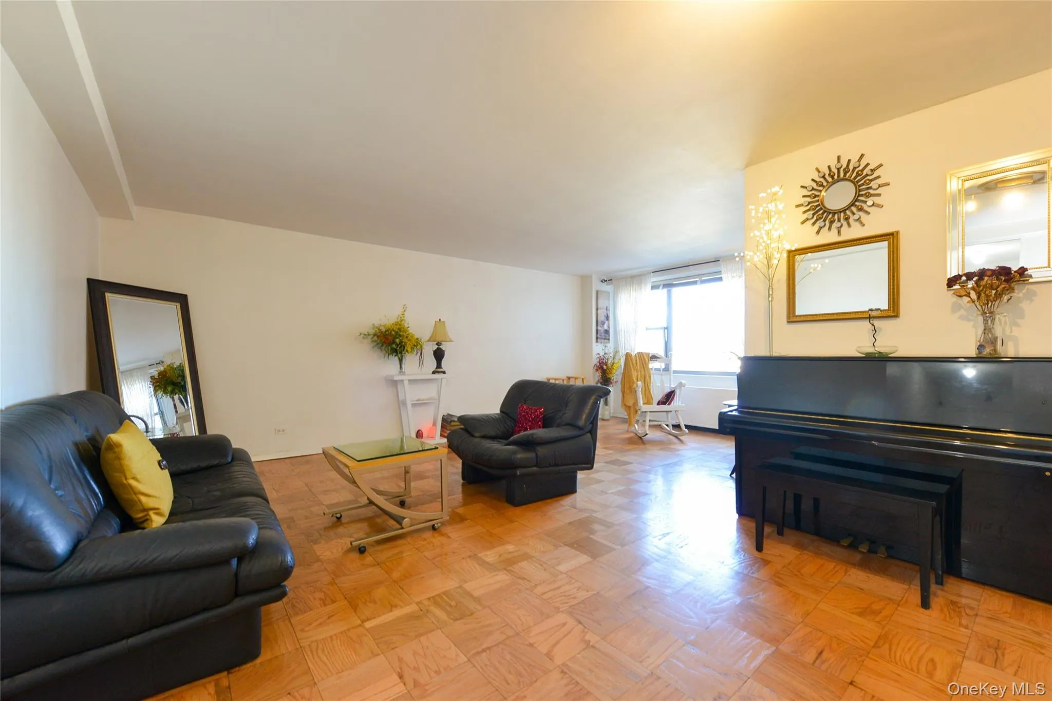 61-20 Grand Central, New York, NY, 3 Bedrooms Bedrooms, 6 Rooms Rooms,1 BathroomBathrooms,Residential,For Rent,Grand Central,0,1003755 61-20 Grand Central, New York, NY, 3 Bedrooms Bedrooms, 6 Rooms Rooms,1 BathroomBathrooms,Residential,For Rent,Grand Central,0,1003755