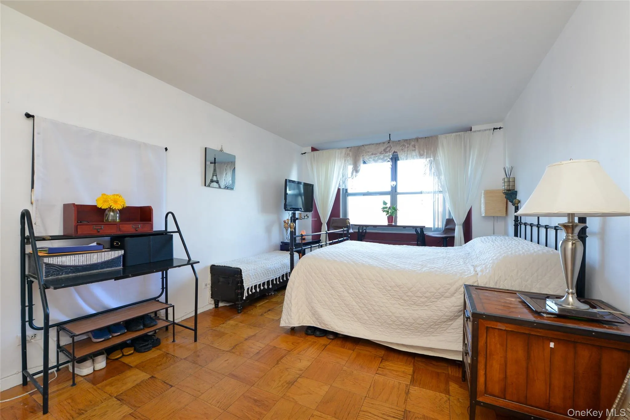 61-20 Grand Central, New York, NY, 3 Bedrooms Bedrooms, 6 Rooms Rooms,1 BathroomBathrooms,Residential,For Rent,Grand Central,0,1003755 61-20 Grand Central, New York, NY, 3 Bedrooms Bedrooms, 6 Rooms Rooms,1 BathroomBathrooms,Residential,For Rent,Grand Central,0,1003755