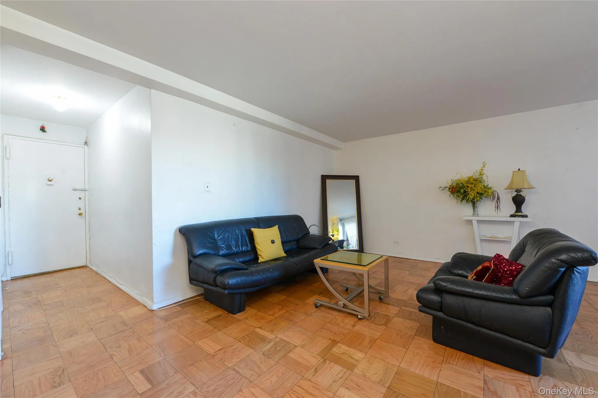 61-20 Grand Central, New York, NY, 3 Bedrooms Bedrooms, 6 Rooms Rooms,1 BathroomBathrooms,Residential,For Rent,Grand Central,0,1003755 61-20 Grand Central, New York, NY, 3 Bedrooms Bedrooms, 6 Rooms Rooms,1 BathroomBathrooms,Residential,For Rent,Grand Central,0,1003755