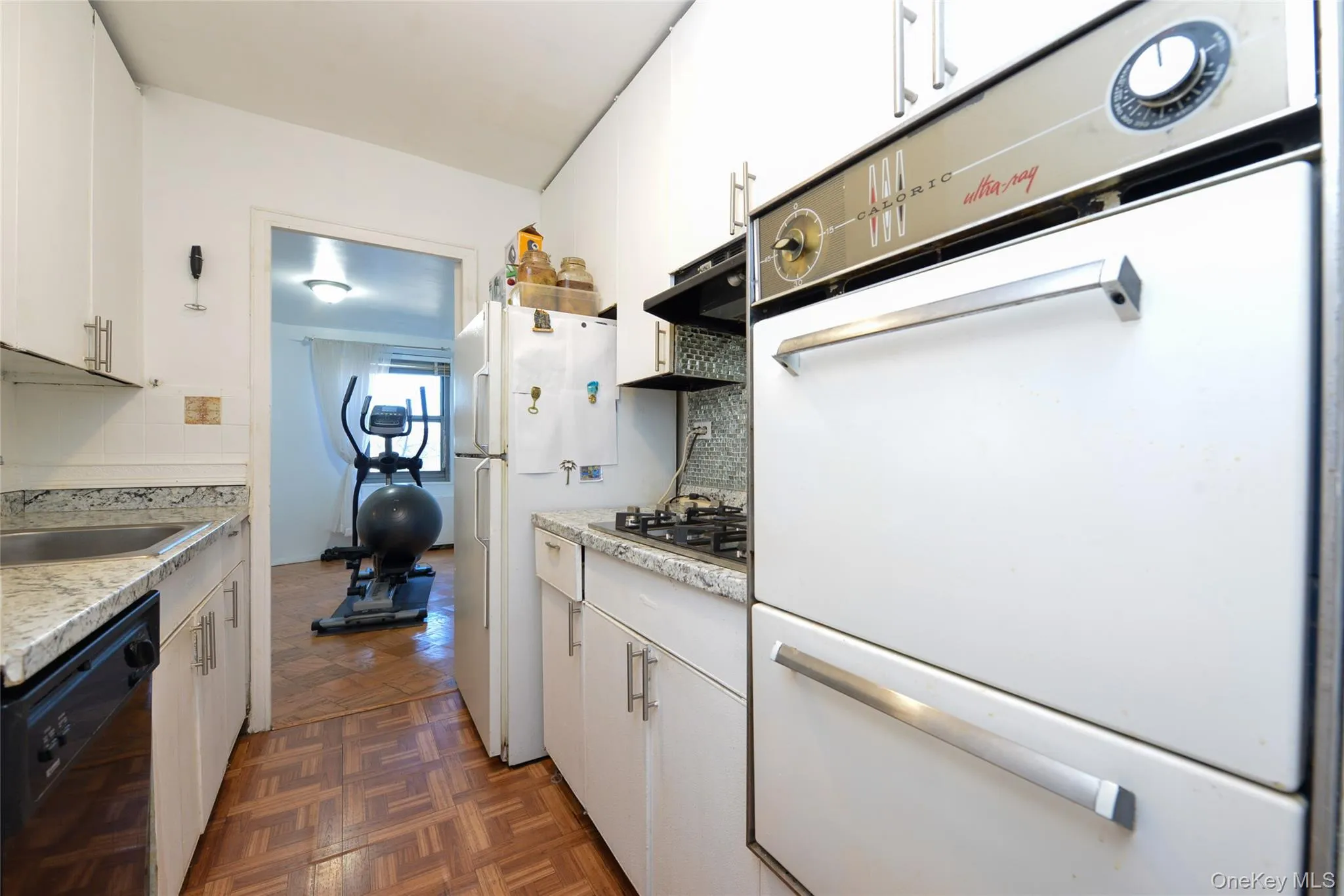 61-20 Grand Central, New York, NY, 3 Bedrooms Bedrooms, 6 Rooms Rooms,1 BathroomBathrooms,Residential,For Rent,Grand Central,0,1003755 61-20 Grand Central, New York, NY, 3 Bedrooms Bedrooms, 6 Rooms Rooms,1 BathroomBathrooms,Residential,For Rent,Grand Central,0,1003755