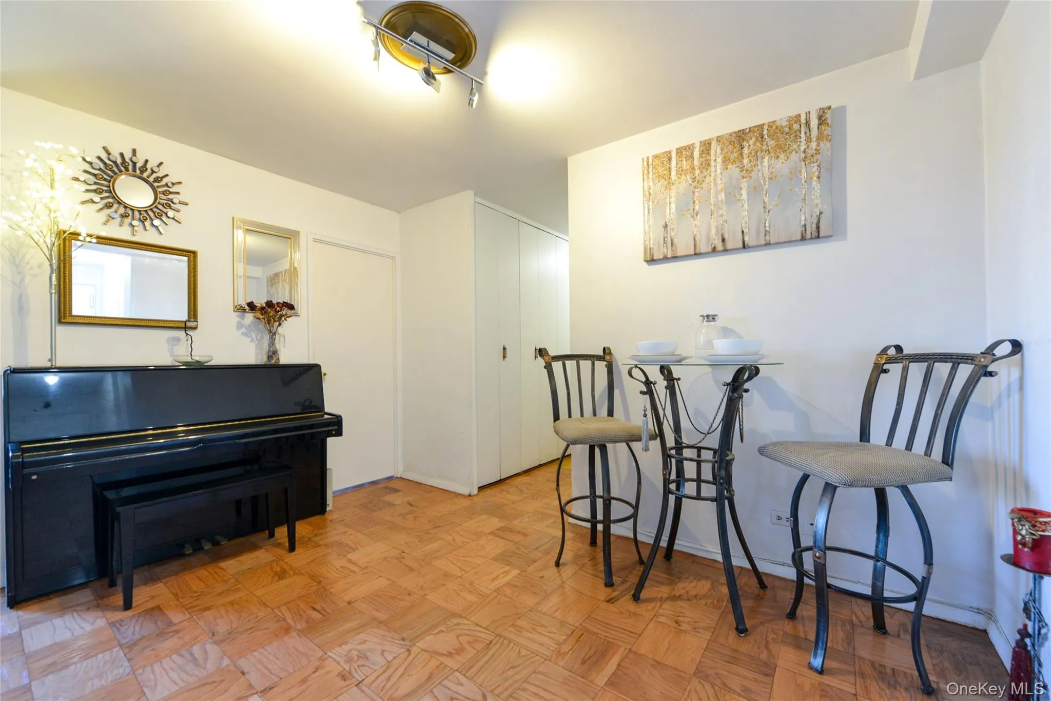 61-20 Grand Central, New York, NY, 3 Bedrooms Bedrooms, 6 Rooms Rooms,1 BathroomBathrooms,Residential,For Rent,Grand Central,0,1003755 61-20 Grand Central, New York, NY, 3 Bedrooms Bedrooms, 6 Rooms Rooms,1 BathroomBathrooms,Residential,For Rent,Grand Central,0,1003755