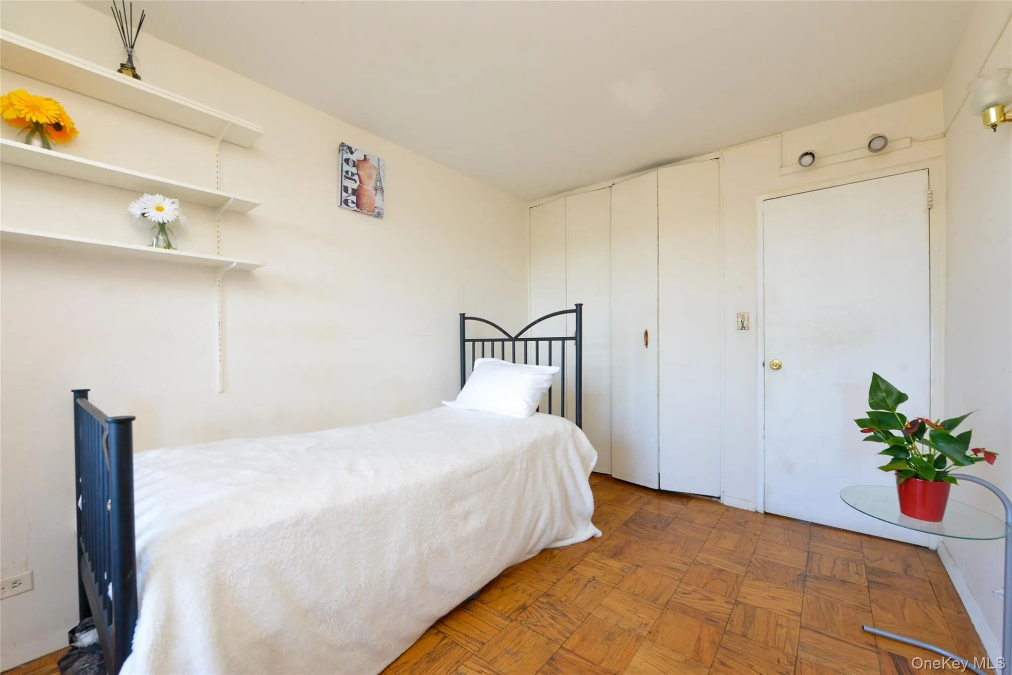 61-20 Grand Central, New York, NY, 3 Bedrooms Bedrooms, 6 Rooms Rooms,1 BathroomBathrooms,Residential,For Rent,Grand Central,0,1003755 61-20 Grand Central, New York, NY, 3 Bedrooms Bedrooms, 6 Rooms Rooms,1 BathroomBathrooms,Residential,For Rent,Grand Central,0,1003755
