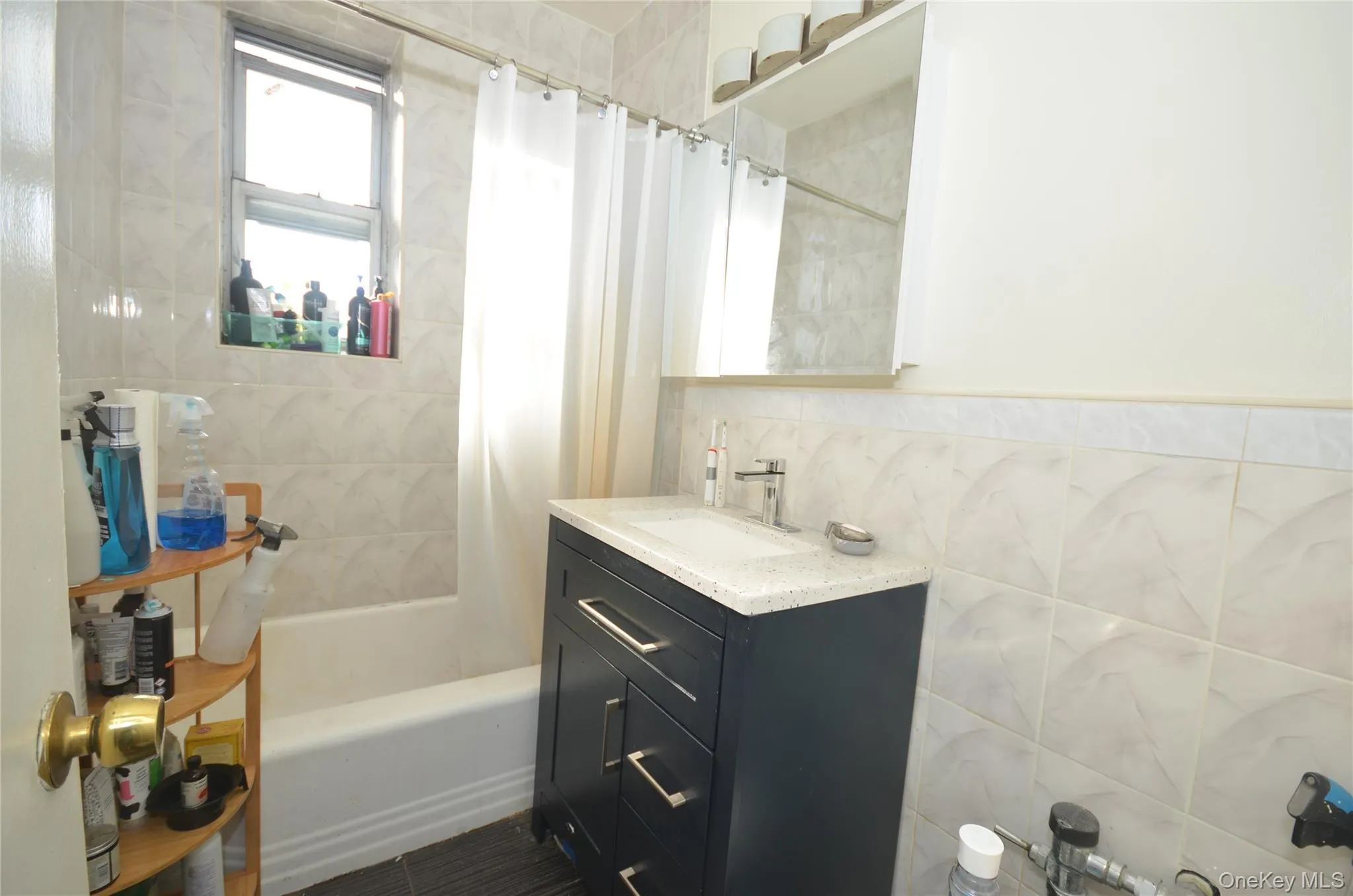64-41 Saunders Street, New York, NY, 2 Bedrooms Bedrooms, 5 Rooms Rooms,1 BathroomBathrooms,Residential,For Rent,Saunders,0,1003759 64-41 Saunders Street, New York, NY, 2 Bedrooms Bedrooms, 5 Rooms Rooms,1 BathroomBathrooms,Residential,For Rent,Saunders,0,1003759