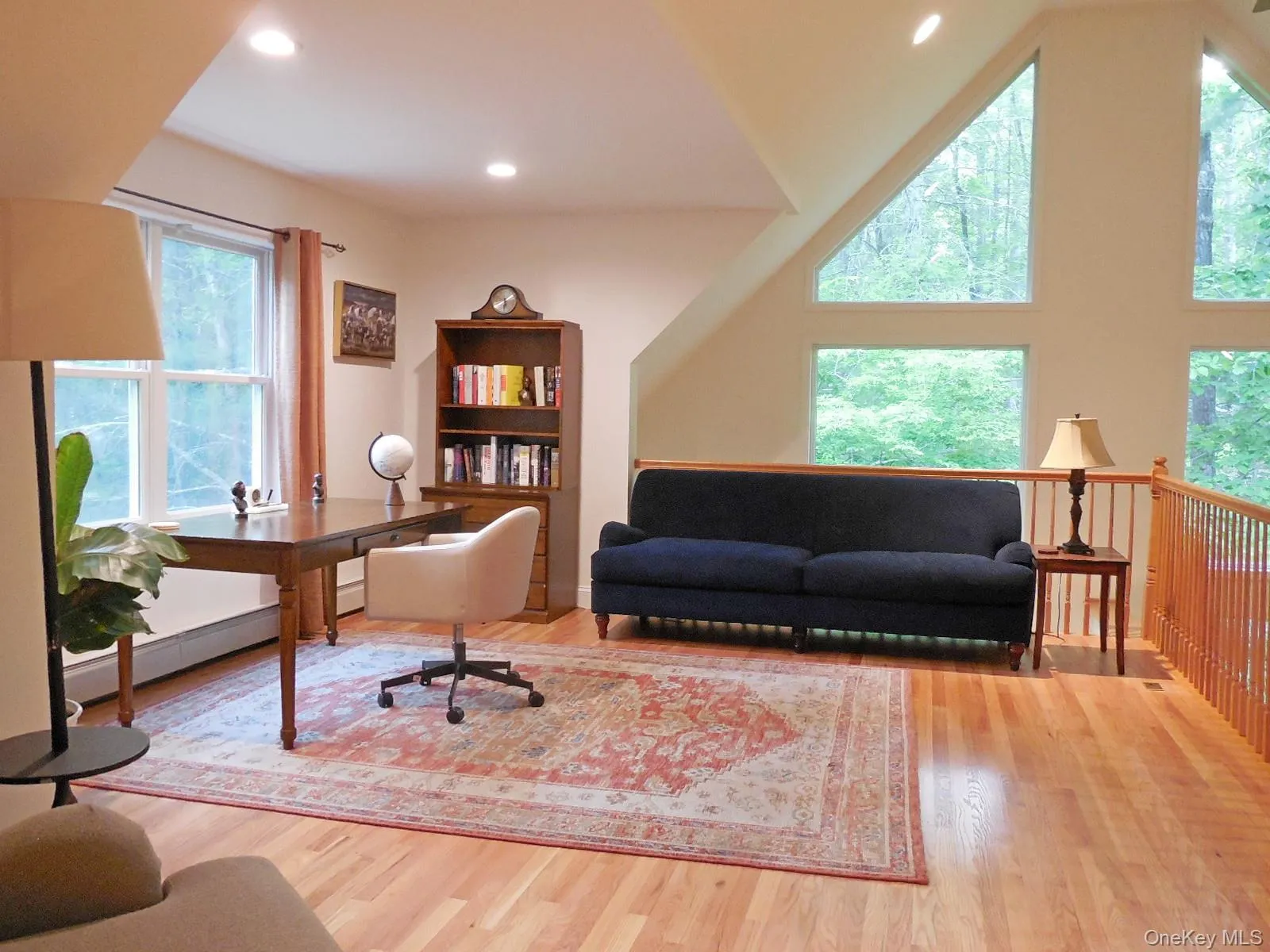 Spacious open loft, hdwd floor, double windows, lots of natural light. Spacious open loft, hdwd floor, double windows, lots of natural light.