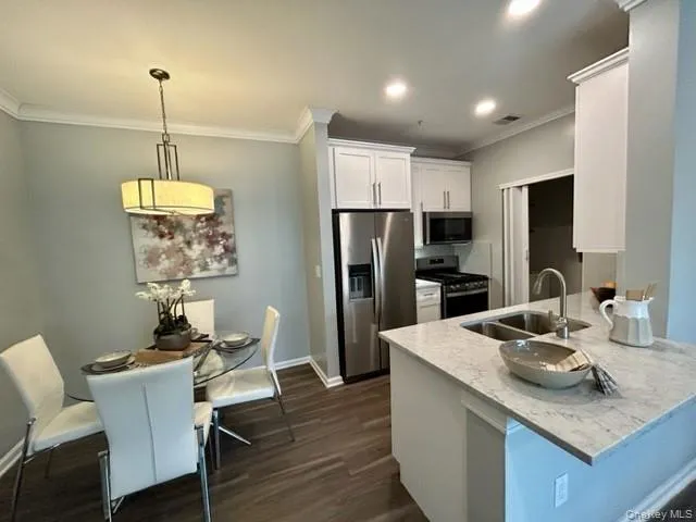 1 Charles Pond Drive, Brookhaven, NY, 1 Bedroom Bedrooms, 4 Rooms Rooms,1 BathroomBathrooms,Residential Lease,For Rent,Charles Pond,0,1003762 1 Charles Pond Drive, Brookhaven, NY, 1 Bedroom Bedrooms, 4 Rooms Rooms,1 BathroomBathrooms,Residential Lease,For Rent,Charles Pond,0,1003762