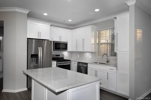 1 Charles Pond Drive, Brookhaven, NY, 2 Bedrooms Bedrooms, 5 Rooms Rooms,2 BathroomsBathrooms,Residential Lease,For Rent,Charles Pond,0,1003770 1 Charles Pond Drive, Brookhaven, NY, 2 Bedrooms Bedrooms, 5 Rooms Rooms,2 BathroomsBathrooms,Residential Lease,For Rent,Charles Pond,0,1003770