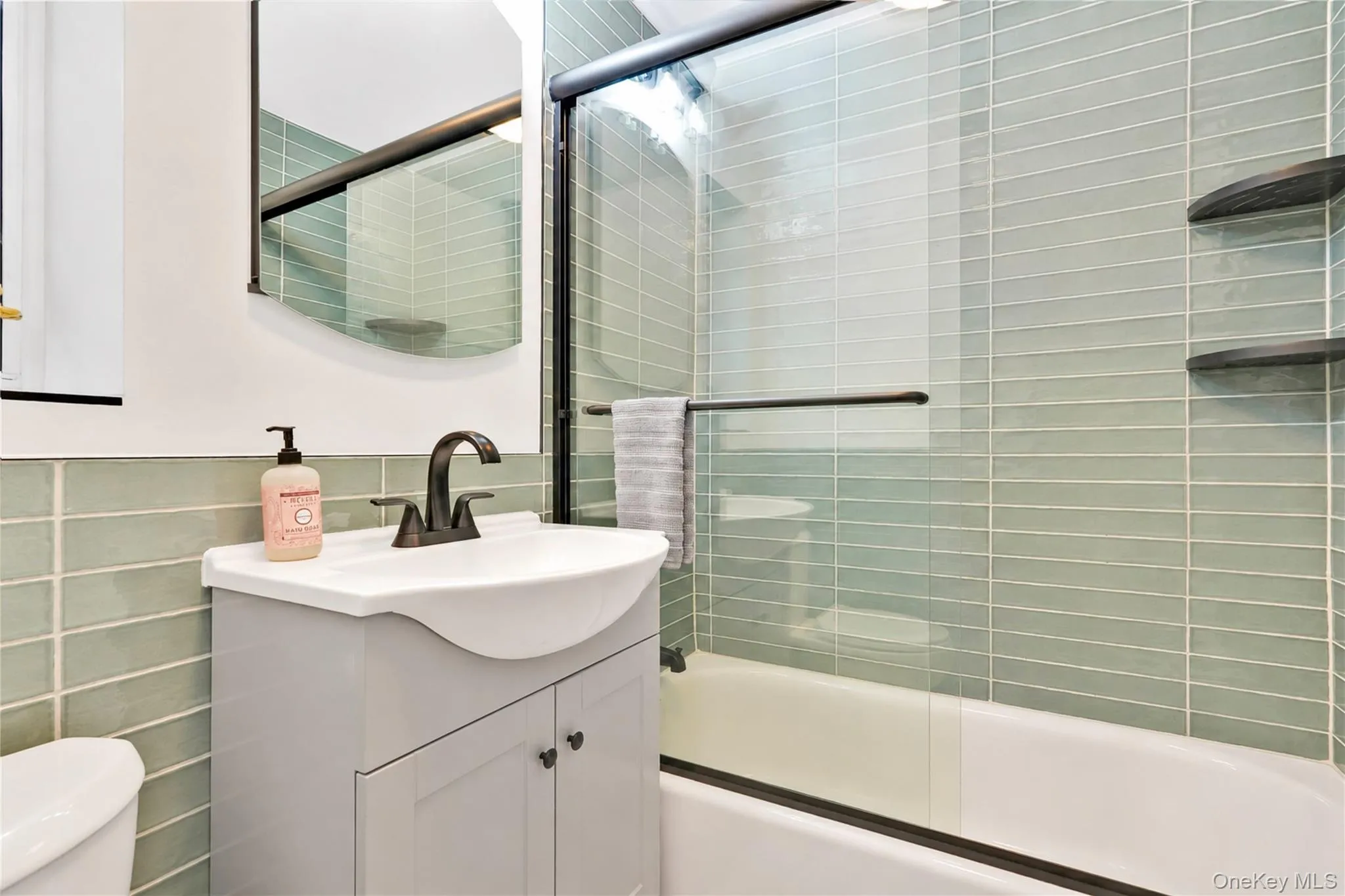 144-32 78th Avenue, New York, NY, 1 Bedroom Bedrooms, 5 Rooms Rooms,1 BathroomBathrooms,Residential,For Rent,78th,0,1003773 144-32 78th Avenue, New York, NY, 1 Bedroom Bedrooms, 5 Rooms Rooms,1 BathroomBathrooms,Residential,For Rent,78th,0,1003773