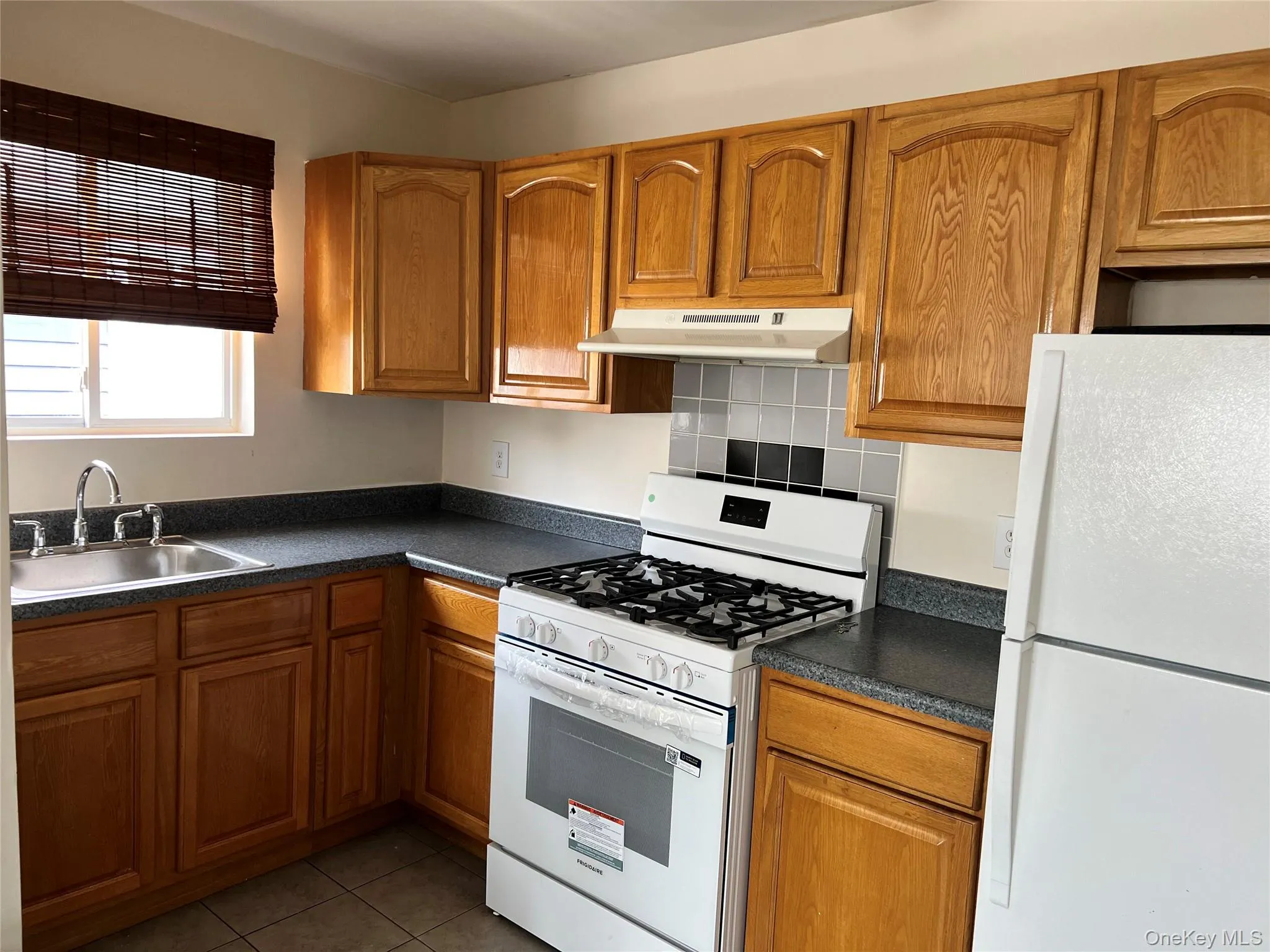 319 Beach 36th Street, New York, NY, 1 Bedroom Bedrooms, 4 Rooms Rooms,1 BathroomBathrooms,Residential Lease,For Rent,Beach 36th,0,1003777 319 Beach 36th Street, New York, NY, 1 Bedroom Bedrooms, 4 Rooms Rooms,1 BathroomBathrooms,Residential Lease,For Rent,Beach 36th,0,1003777