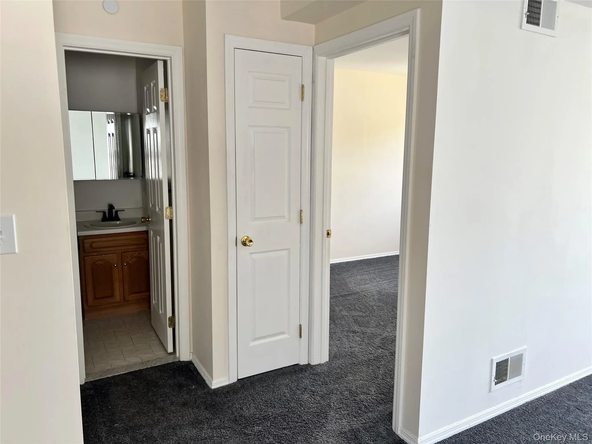 319 Beach 36th Street, New York, NY, 1 Bedroom Bedrooms, 4 Rooms Rooms,1 BathroomBathrooms,Residential Lease,For Rent,Beach 36th,0,1003777 319 Beach 36th Street, New York, NY, 1 Bedroom Bedrooms, 4 Rooms Rooms,1 BathroomBathrooms,Residential Lease,For Rent,Beach 36th,0,1003777