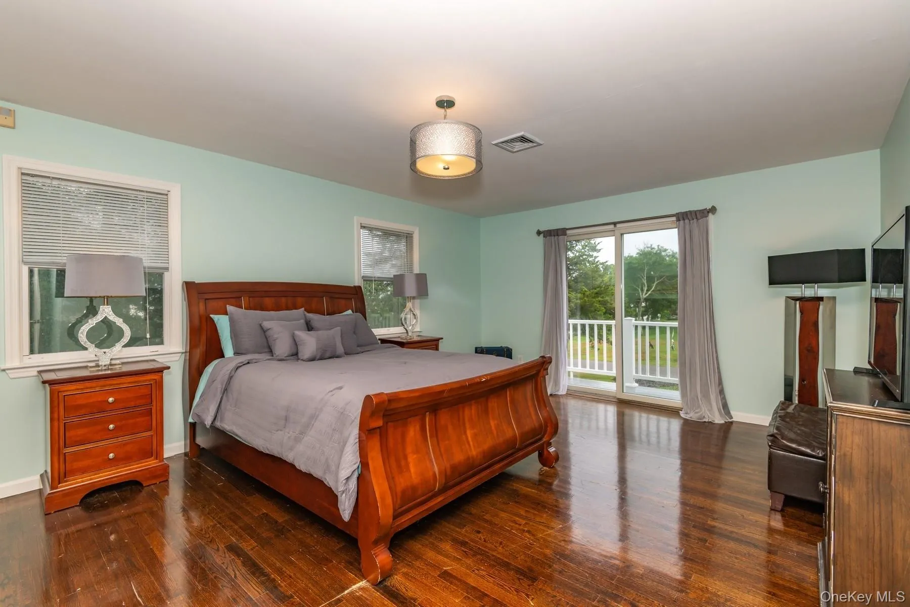 5 Hyler Drive, Southampton, NY, 3 Bedrooms Bedrooms, 7 Rooms Rooms,2 BathroomsBathrooms,Residential Lease,For Rent,Hyler,0,1003783 5 Hyler Drive, Southampton, NY, 3 Bedrooms Bedrooms, 7 Rooms Rooms,2 BathroomsBathrooms,Residential Lease,For Rent,Hyler,0,1003783