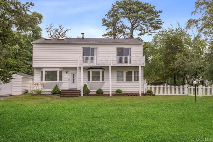 5 Hyler Drive, Southampton, New York 11946