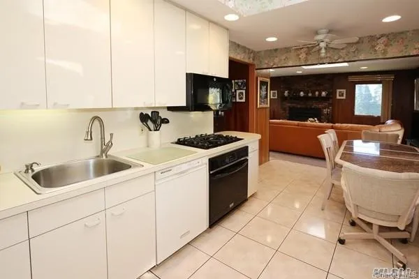 46 Marian Lane, Oyster Bay, NY, 3 Bedrooms Bedrooms, 8 Rooms Rooms,2 BathroomsBathrooms,Residential Lease,For Rent,Marian,0,1003785 46 Marian Lane, Oyster Bay, NY, 3 Bedrooms Bedrooms, 8 Rooms Rooms,2 BathroomsBathrooms,Residential Lease,For Rent,Marian,0,1003785