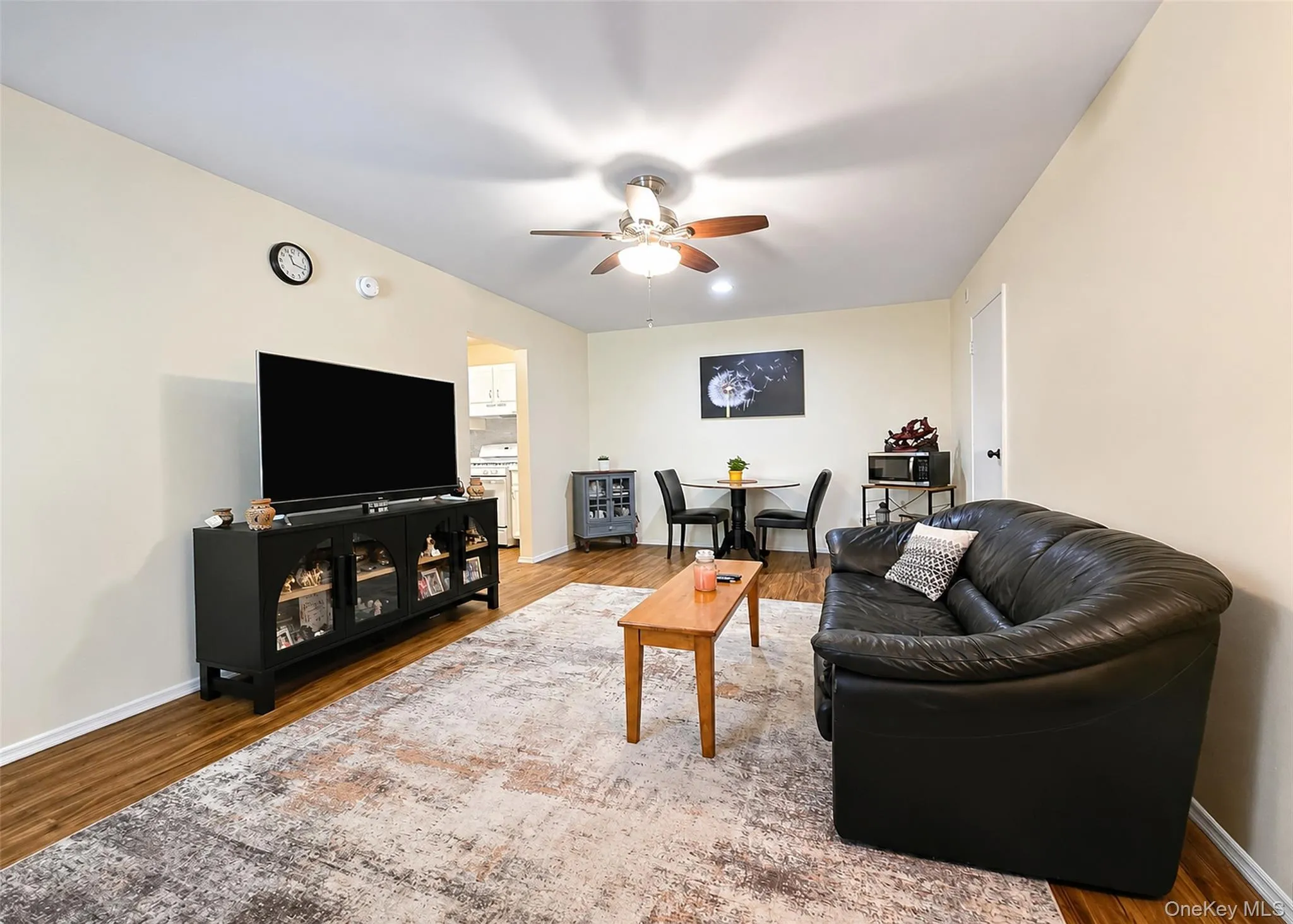 9 Navajo Court, Brookhaven, NY, 1 Bedroom Bedrooms, 3 Rooms Rooms,1 BathroomBathrooms,Residential,For Rent,Navajo,0,1003788 9 Navajo Court, Brookhaven, NY, 1 Bedroom Bedrooms, 3 Rooms Rooms,1 BathroomBathrooms,Residential,For Rent,Navajo,0,1003788