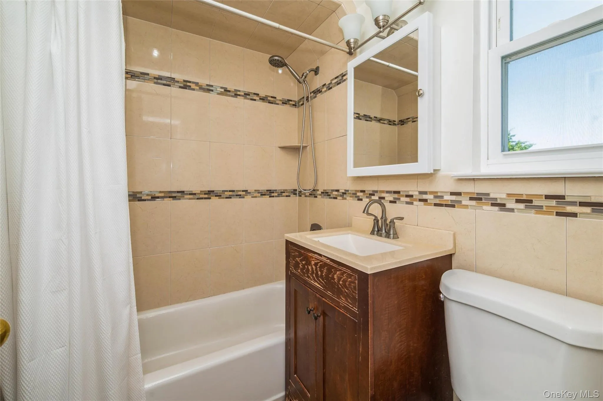 24 Commonwealth Street, Hempstead, NY, 3 Bedrooms Bedrooms, 6 Rooms Rooms,2 BathroomsBathrooms,Residential,For Rent,Commonwealth,0,1003789 24 Commonwealth Street, Hempstead, NY, 3 Bedrooms Bedrooms, 6 Rooms Rooms,2 BathroomsBathrooms,Residential,For Rent,Commonwealth,0,1003789