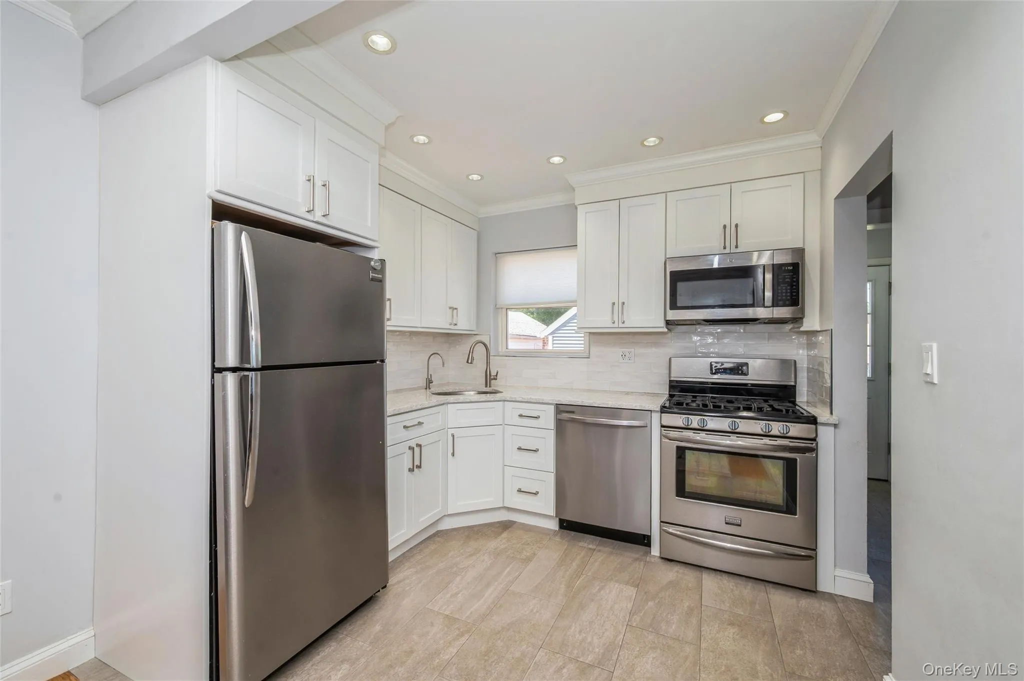 24 Commonwealth Street, Hempstead, NY, 3 Bedrooms Bedrooms, 6 Rooms Rooms,2 BathroomsBathrooms,Residential,For Rent,Commonwealth,0,1003789 24 Commonwealth Street, Hempstead, NY, 3 Bedrooms Bedrooms, 6 Rooms Rooms,2 BathroomsBathrooms,Residential,For Rent,Commonwealth,0,1003789