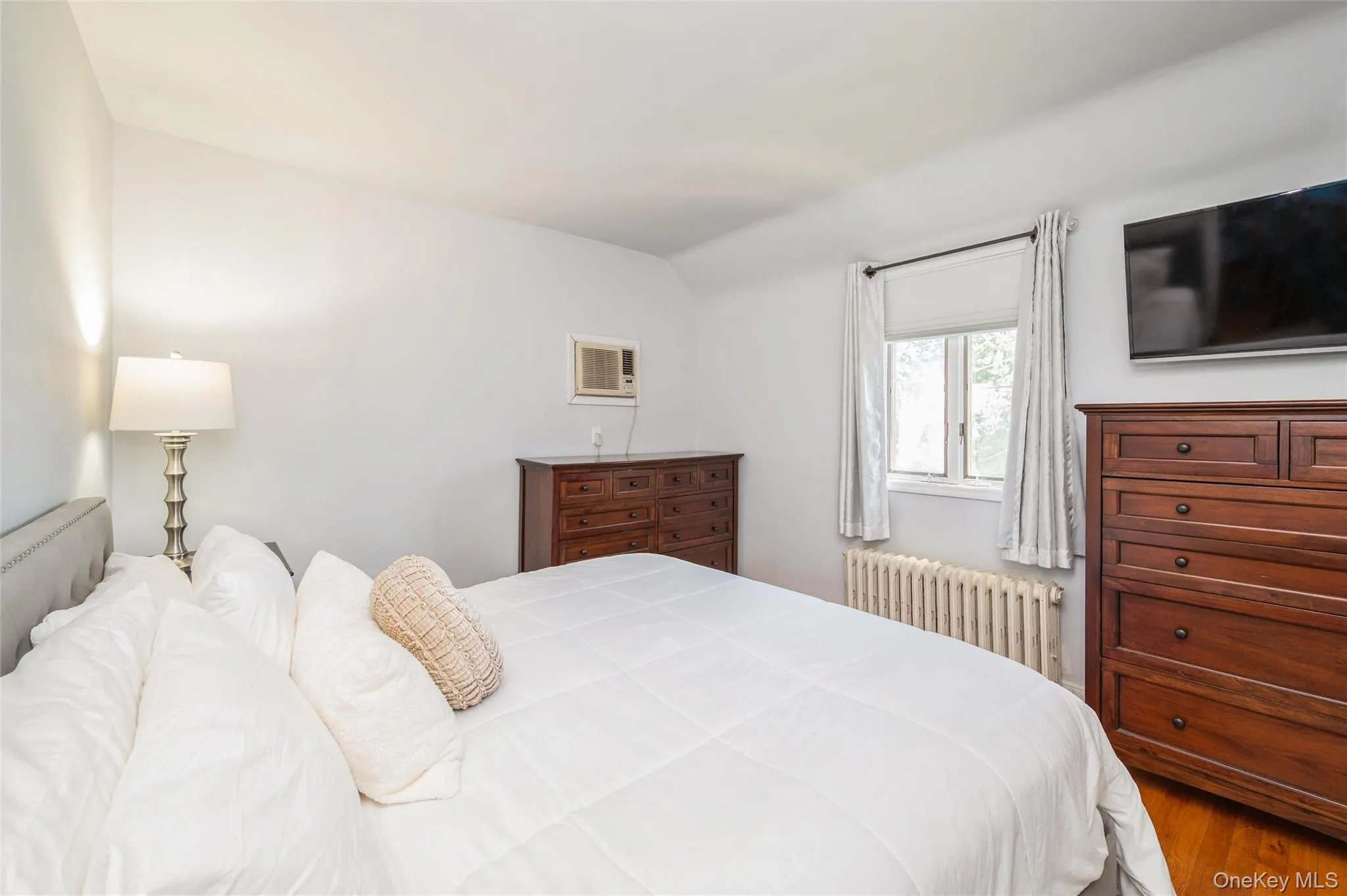 24 Commonwealth Street, Hempstead, NY, 3 Bedrooms Bedrooms, 6 Rooms Rooms,2 BathroomsBathrooms,Residential,For Rent,Commonwealth,0,1003789 24 Commonwealth Street, Hempstead, NY, 3 Bedrooms Bedrooms, 6 Rooms Rooms,2 BathroomsBathrooms,Residential,For Rent,Commonwealth,0,1003789