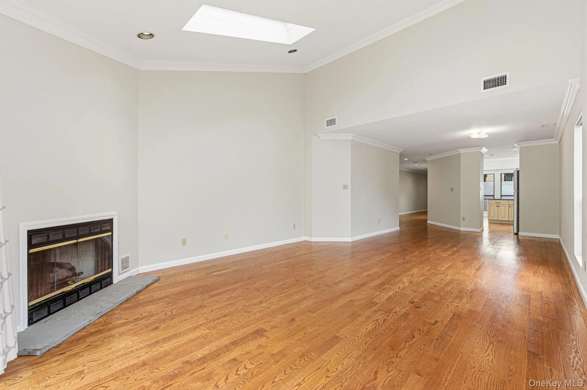 19 The Circle, Oyster Bay, NY, 2 Bedrooms Bedrooms, 5 Rooms Rooms,2 BathroomsBathrooms,Residential,For Rent,The Circle,0,1003795 19 The Circle, Oyster Bay, NY, 2 Bedrooms Bedrooms, 5 Rooms Rooms,2 BathroomsBathrooms,Residential,For Rent,The Circle,0,1003795