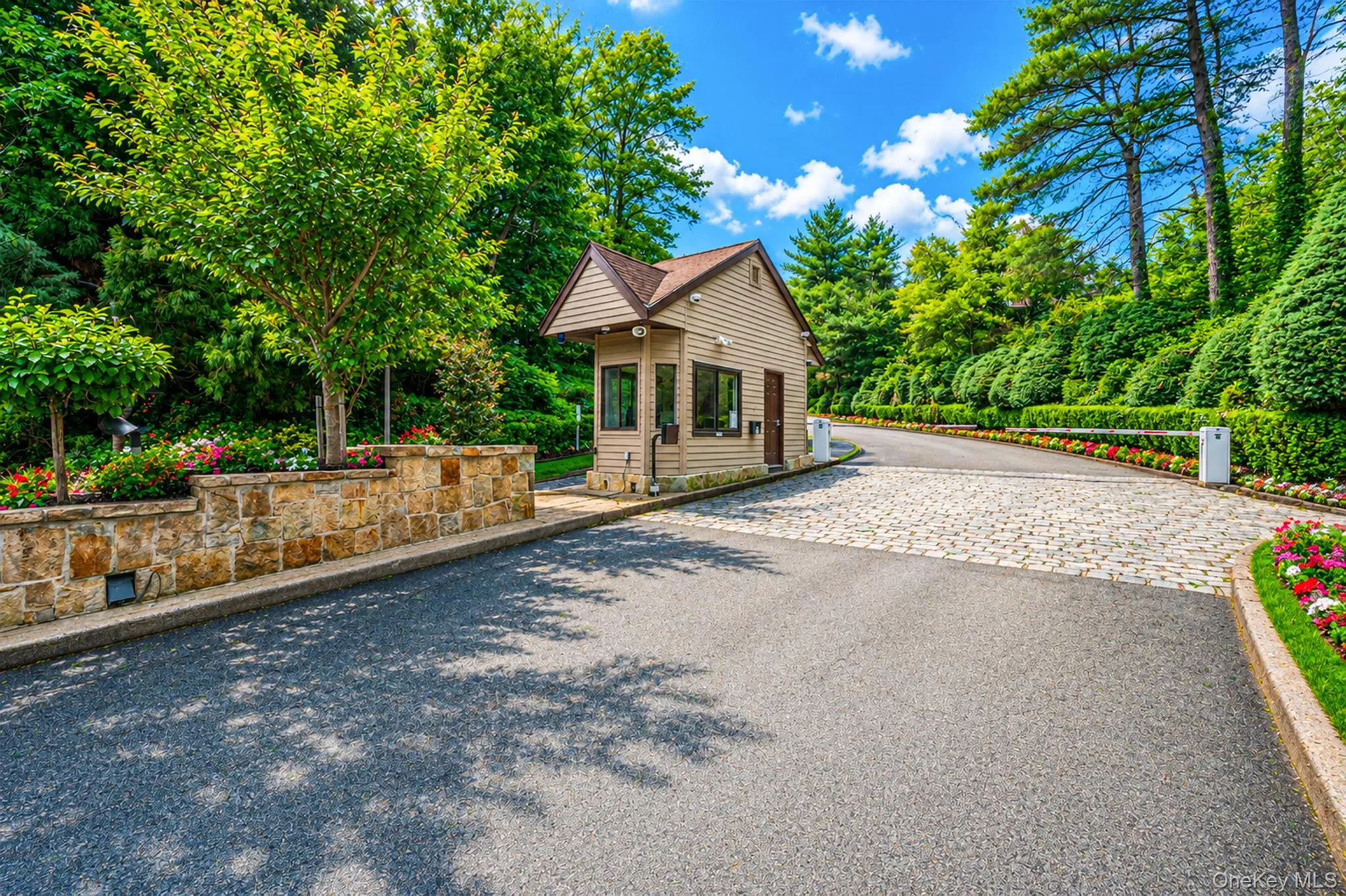 19 The Circle, Oyster Bay, NY, 2 Bedrooms Bedrooms, 5 Rooms Rooms,2 BathroomsBathrooms,Residential,For Rent,The Circle,0,1003795 19 The Circle, Oyster Bay, NY, 2 Bedrooms Bedrooms, 5 Rooms Rooms,2 BathroomsBathrooms,Residential,For Rent,The Circle,0,1003795