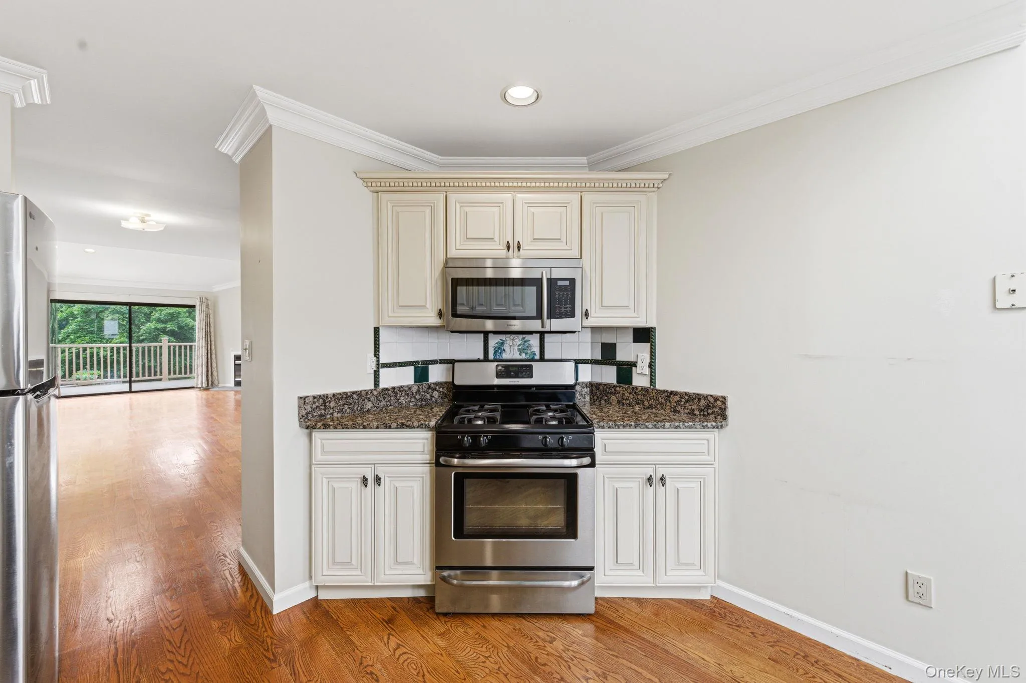 19 The Circle, Oyster Bay, NY, 2 Bedrooms Bedrooms, 5 Rooms Rooms,2 BathroomsBathrooms,Residential,For Rent,The Circle,0,1003795 19 The Circle, Oyster Bay, NY, 2 Bedrooms Bedrooms, 5 Rooms Rooms,2 BathroomsBathrooms,Residential,For Rent,The Circle,0,1003795