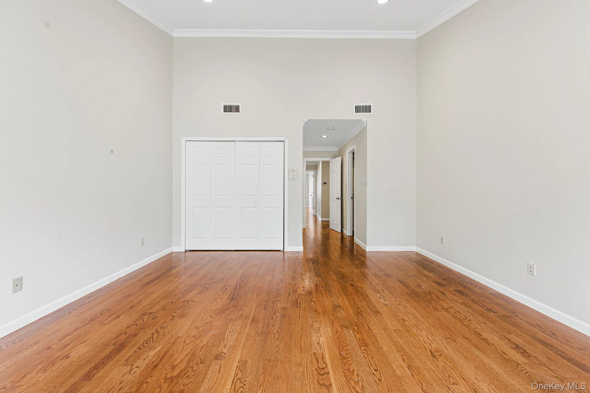19 The Circle, Oyster Bay, NY, 2 Bedrooms Bedrooms, 5 Rooms Rooms,2 BathroomsBathrooms,Residential,For Rent,The Circle,0,1003795 19 The Circle, Oyster Bay, NY, 2 Bedrooms Bedrooms, 5 Rooms Rooms,2 BathroomsBathrooms,Residential,For Rent,The Circle,0,1003795