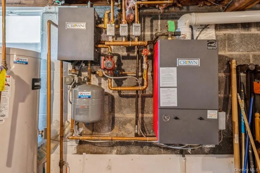 High efficiency heating and hot water system High efficiency heating and hot water system