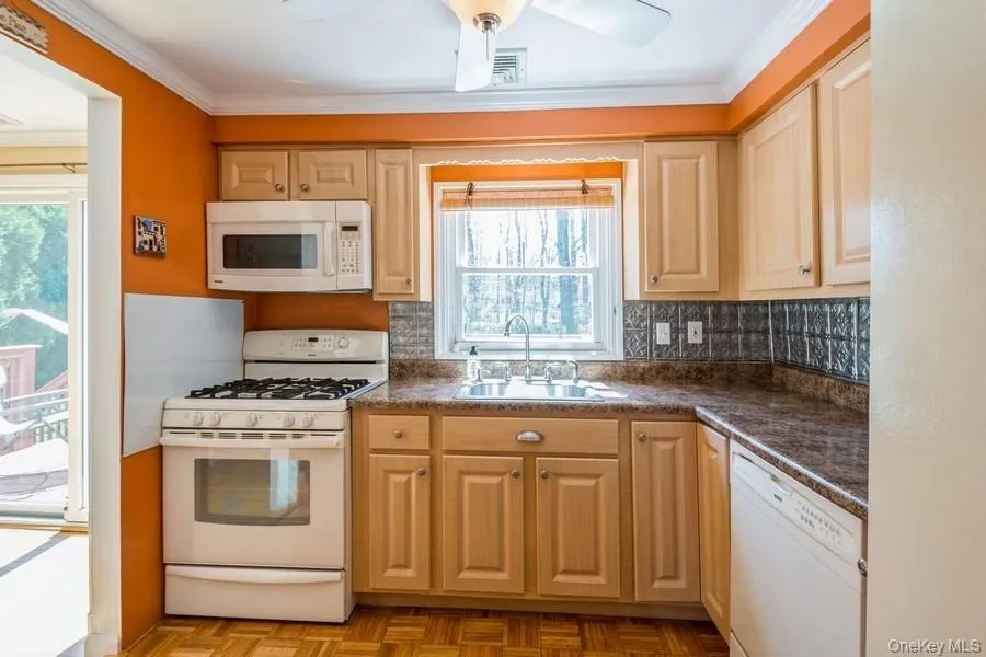 21 Short Hill Road, Clarkstown, NY, 4 Bedrooms Bedrooms, 7 Rooms Rooms,2 BathroomsBathrooms,Residential,For Rent,Short Hill,0,1003797 21 Short Hill Road, Clarkstown, NY, 4 Bedrooms Bedrooms, 7 Rooms Rooms,2 BathroomsBathrooms,Residential,For Rent,Short Hill,0,1003797