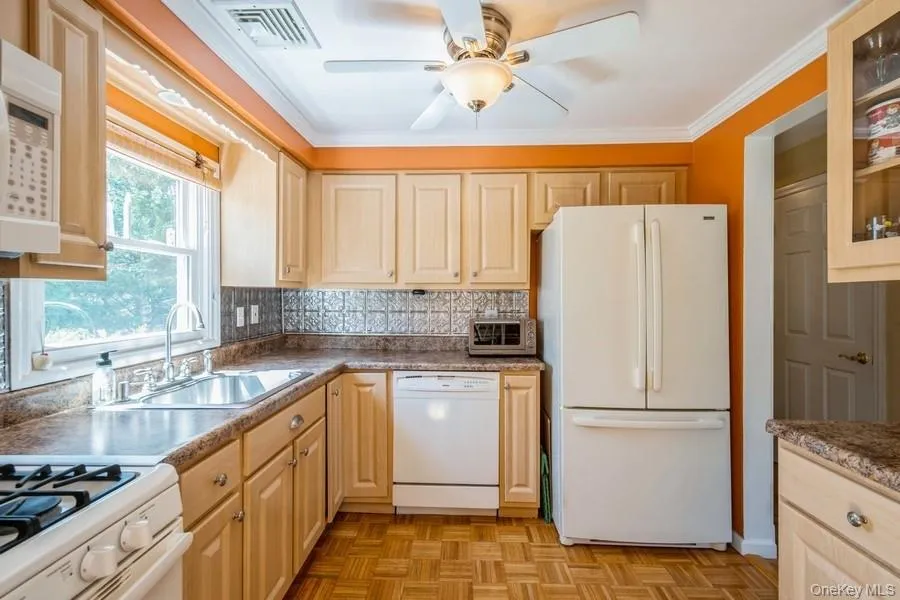 21 Short Hill Road, Clarkstown, NY, 4 Bedrooms Bedrooms, 7 Rooms Rooms,2 BathroomsBathrooms,Residential,For Rent,Short Hill,0,1003797 21 Short Hill Road, Clarkstown, NY, 4 Bedrooms Bedrooms, 7 Rooms Rooms,2 BathroomsBathrooms,Residential,For Rent,Short Hill,0,1003797