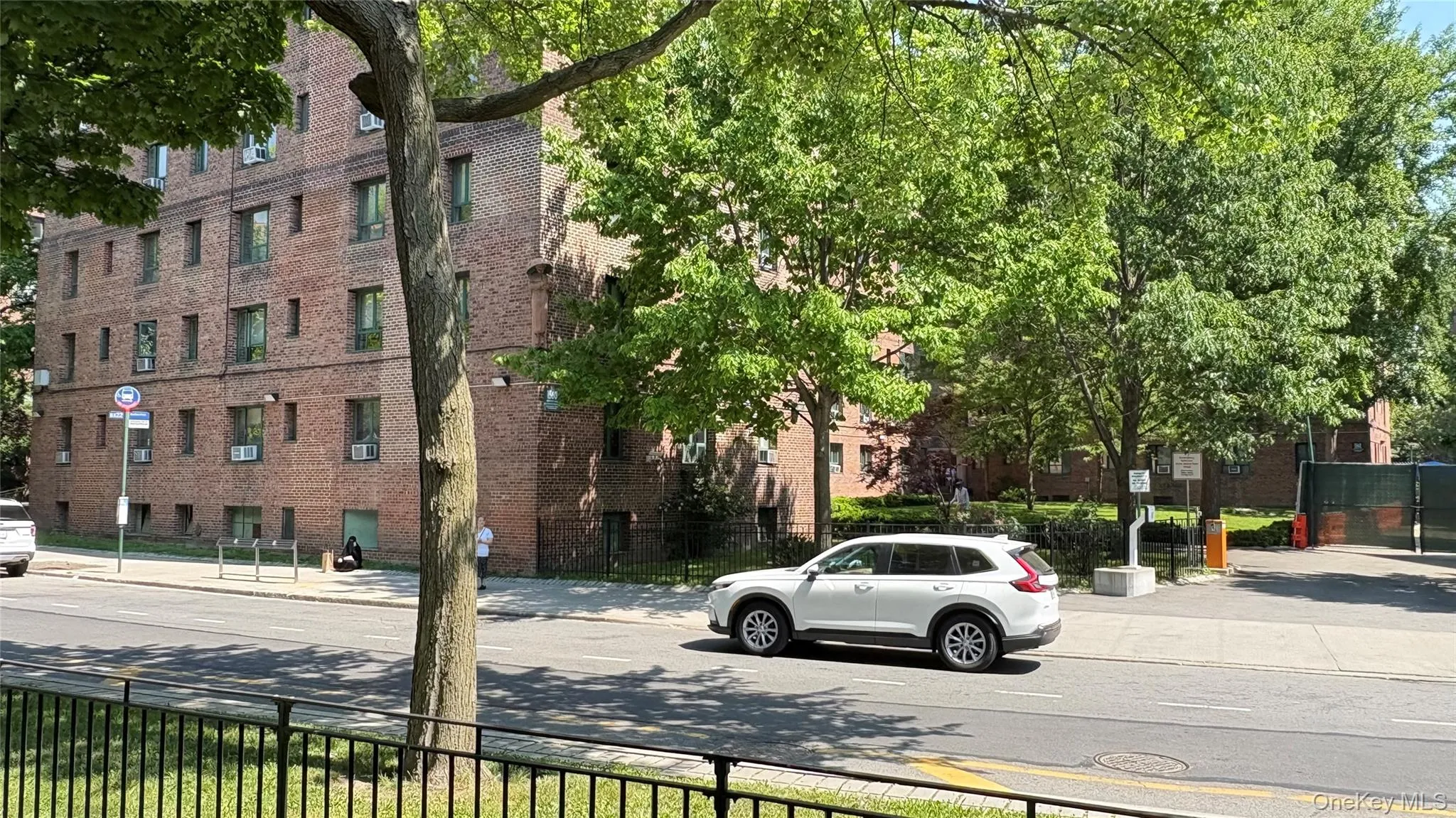 1560 UNIONPORT Road, New York, NY, 3 Bedrooms Bedrooms, 4 Rooms Rooms,1 BathroomBathrooms,Residential,For Rent,UNIONPORT,0,1003802 1560 UNIONPORT Road, New York, NY, 3 Bedrooms Bedrooms, 4 Rooms Rooms,1 BathroomBathrooms,Residential,For Rent,UNIONPORT,0,1003802
