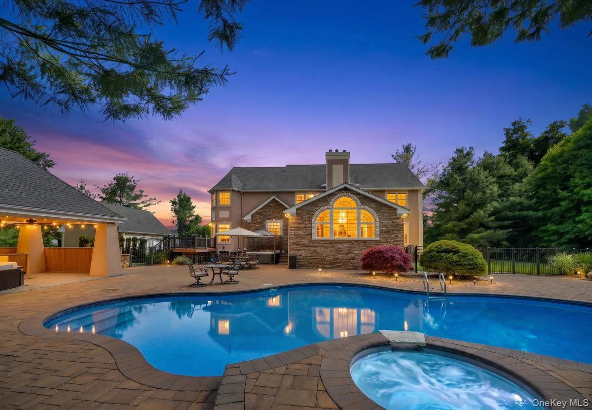 This Exceptional Property Perfectly Blends Luxury, Comfort, and Versatility for an Unparalleled Lifestyle This Exceptional Property Perfectly Blends Luxury, Comfort, and Versatility for an Unparalleled Lifestyle