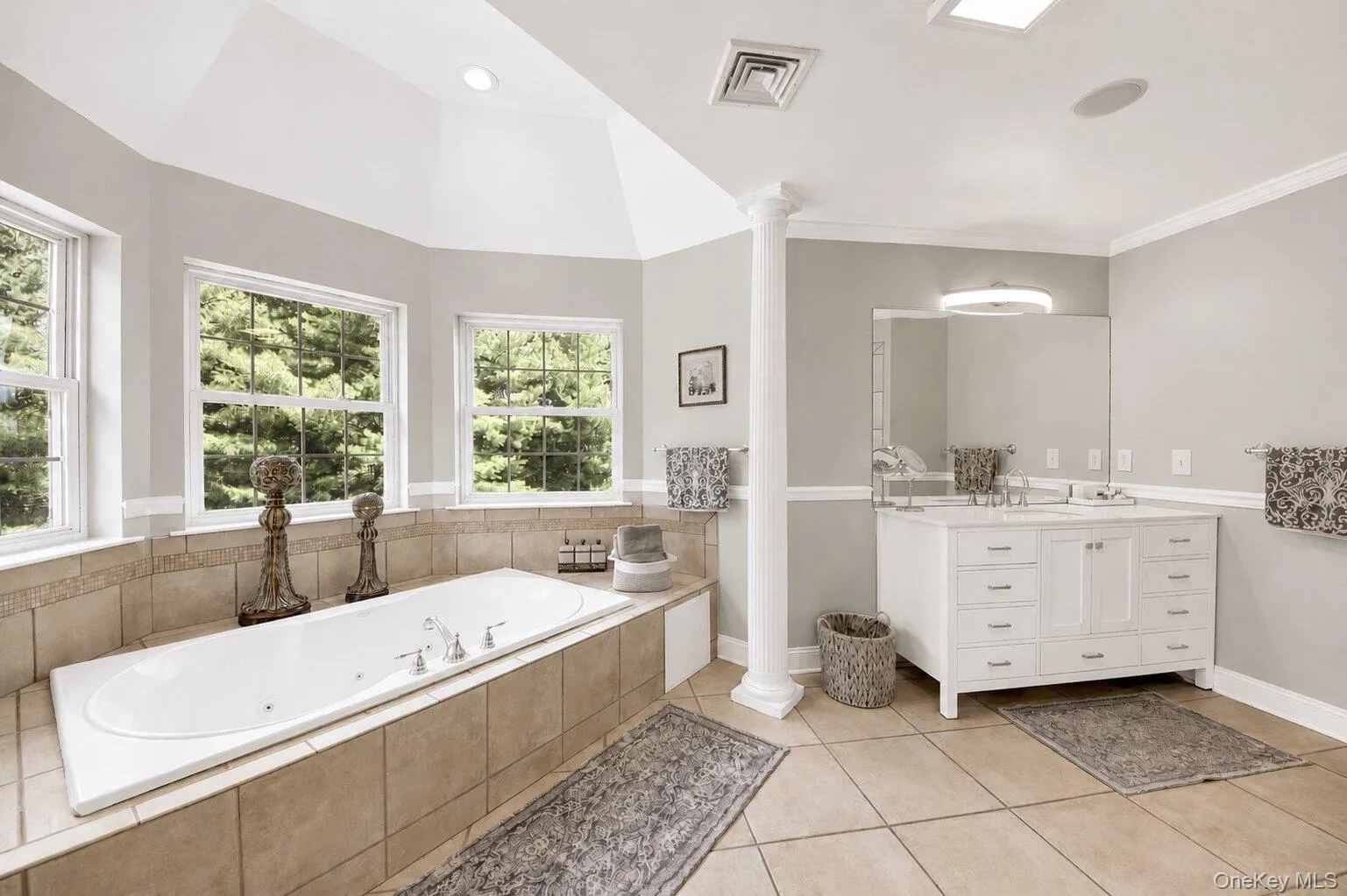 Jacuzzi Tub, Large Windows, Decorative Columns Jacuzzi Tub, Large Windows, Decorative Columns