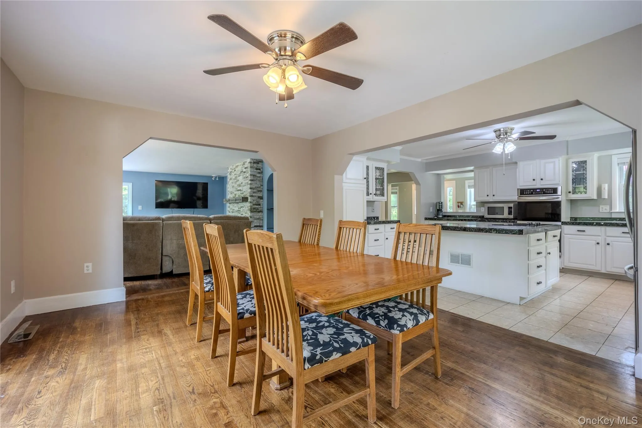 Hardwood floors Hardwood floors