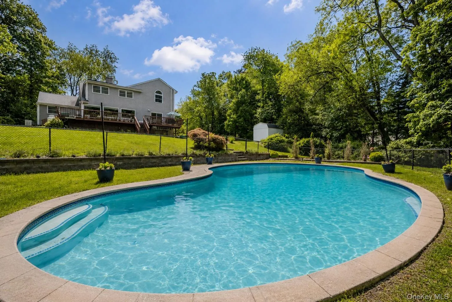 Great pool for entertaining Great pool for entertaining