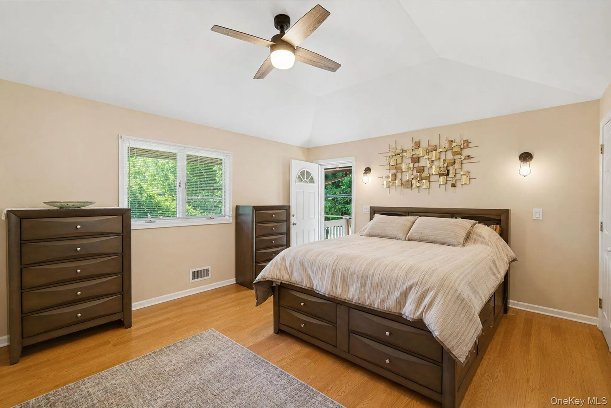 37 Coe Place, Huntington, NY, 3 Bedrooms Bedrooms, 6 Rooms Rooms,3 BathroomsBathrooms,Residential,For Rent,Coe,0,1003811 37 Coe Place, Huntington, NY, 3 Bedrooms Bedrooms, 6 Rooms Rooms,3 BathroomsBathrooms,Residential,For Rent,Coe,0,1003811