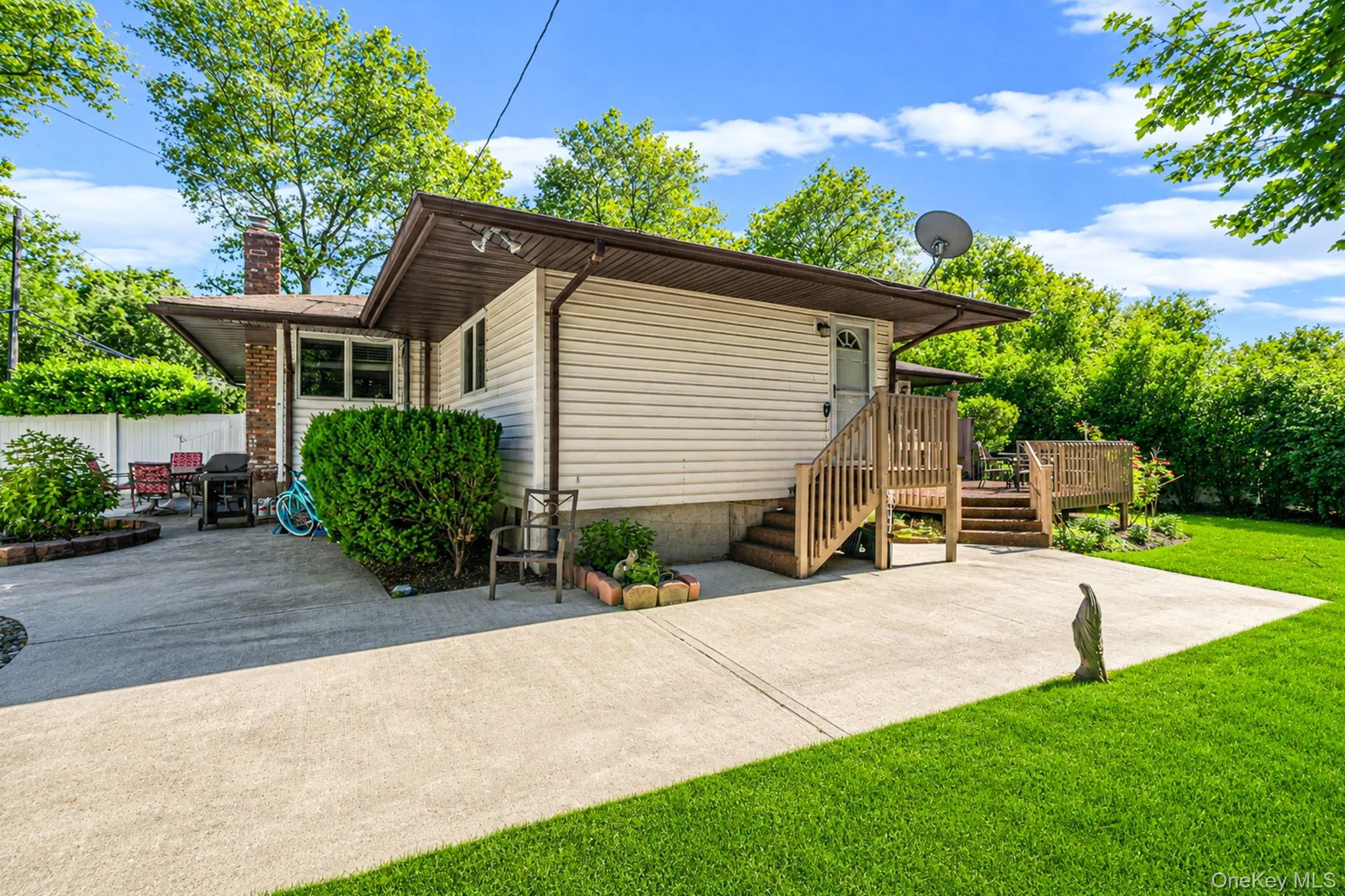37 Coe Place, Huntington, NY, 3 Bedrooms Bedrooms, 6 Rooms Rooms,3 BathroomsBathrooms,Residential,For Rent,Coe,0,1003811 37 Coe Place, Huntington, NY, 3 Bedrooms Bedrooms, 6 Rooms Rooms,3 BathroomsBathrooms,Residential,For Rent,Coe,0,1003811