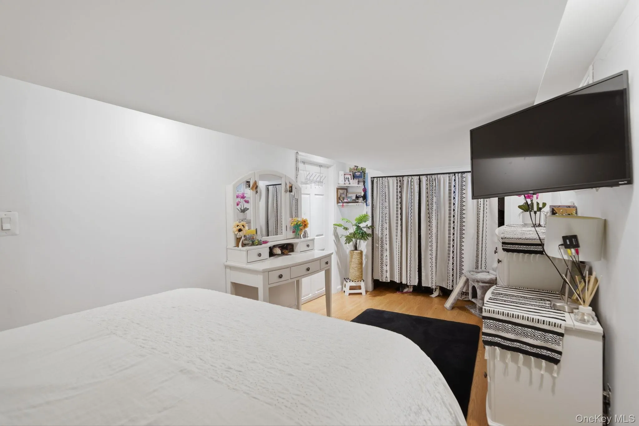 37 Coe Place, Huntington, NY, 3 Bedrooms Bedrooms, 6 Rooms Rooms,3 BathroomsBathrooms,Residential,For Rent,Coe,0,1003811 37 Coe Place, Huntington, NY, 3 Bedrooms Bedrooms, 6 Rooms Rooms,3 BathroomsBathrooms,Residential,For Rent,Coe,0,1003811