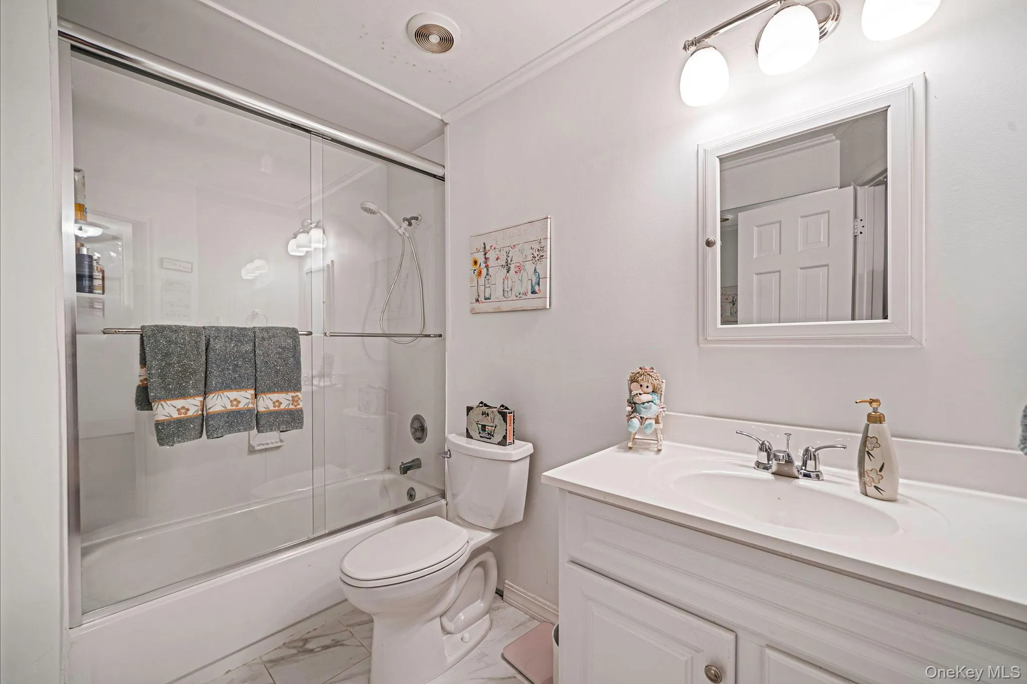 37 Coe Place, Huntington, NY, 3 Bedrooms Bedrooms, 6 Rooms Rooms,3 BathroomsBathrooms,Residential,For Rent,Coe,0,1003811 37 Coe Place, Huntington, NY, 3 Bedrooms Bedrooms, 6 Rooms Rooms,3 BathroomsBathrooms,Residential,For Rent,Coe,0,1003811