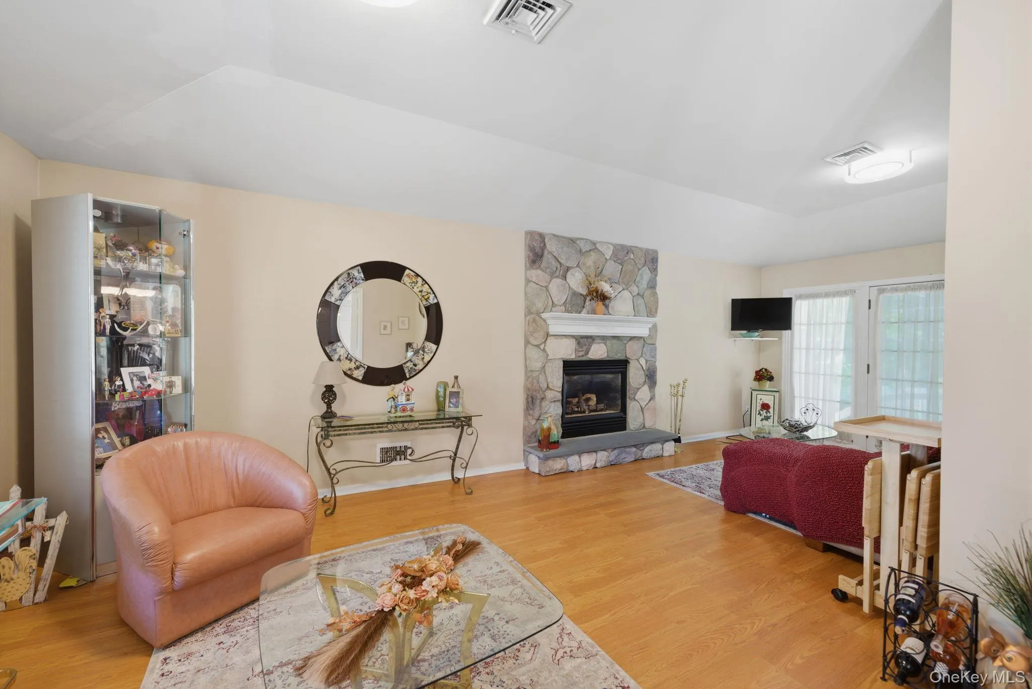 37 Coe Place, Huntington, NY, 3 Bedrooms Bedrooms, 6 Rooms Rooms,3 BathroomsBathrooms,Residential,For Rent,Coe,0,1003811 37 Coe Place, Huntington, NY, 3 Bedrooms Bedrooms, 6 Rooms Rooms,3 BathroomsBathrooms,Residential,For Rent,Coe,0,1003811